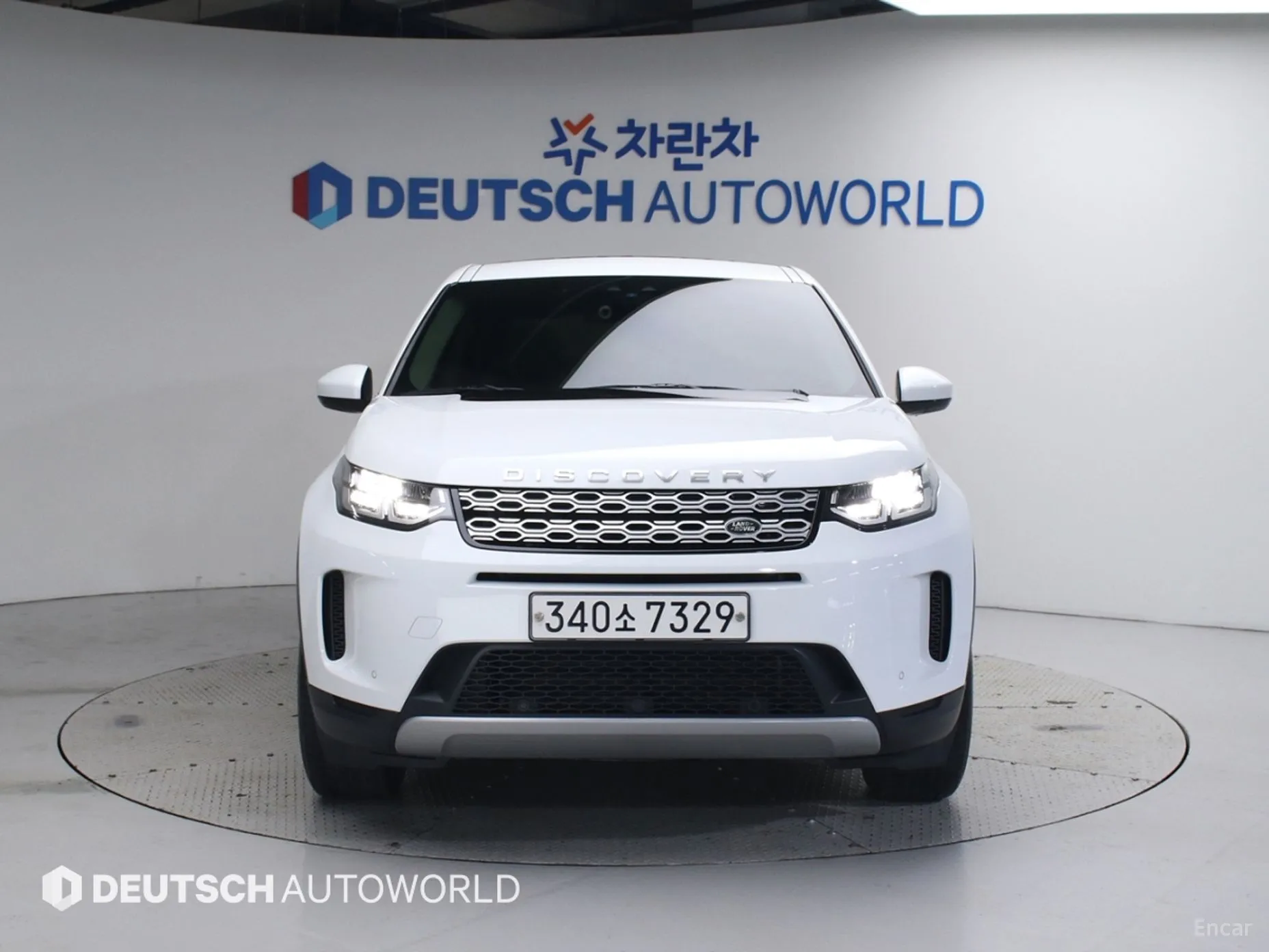 Land Rover Discovery Sports превью 2