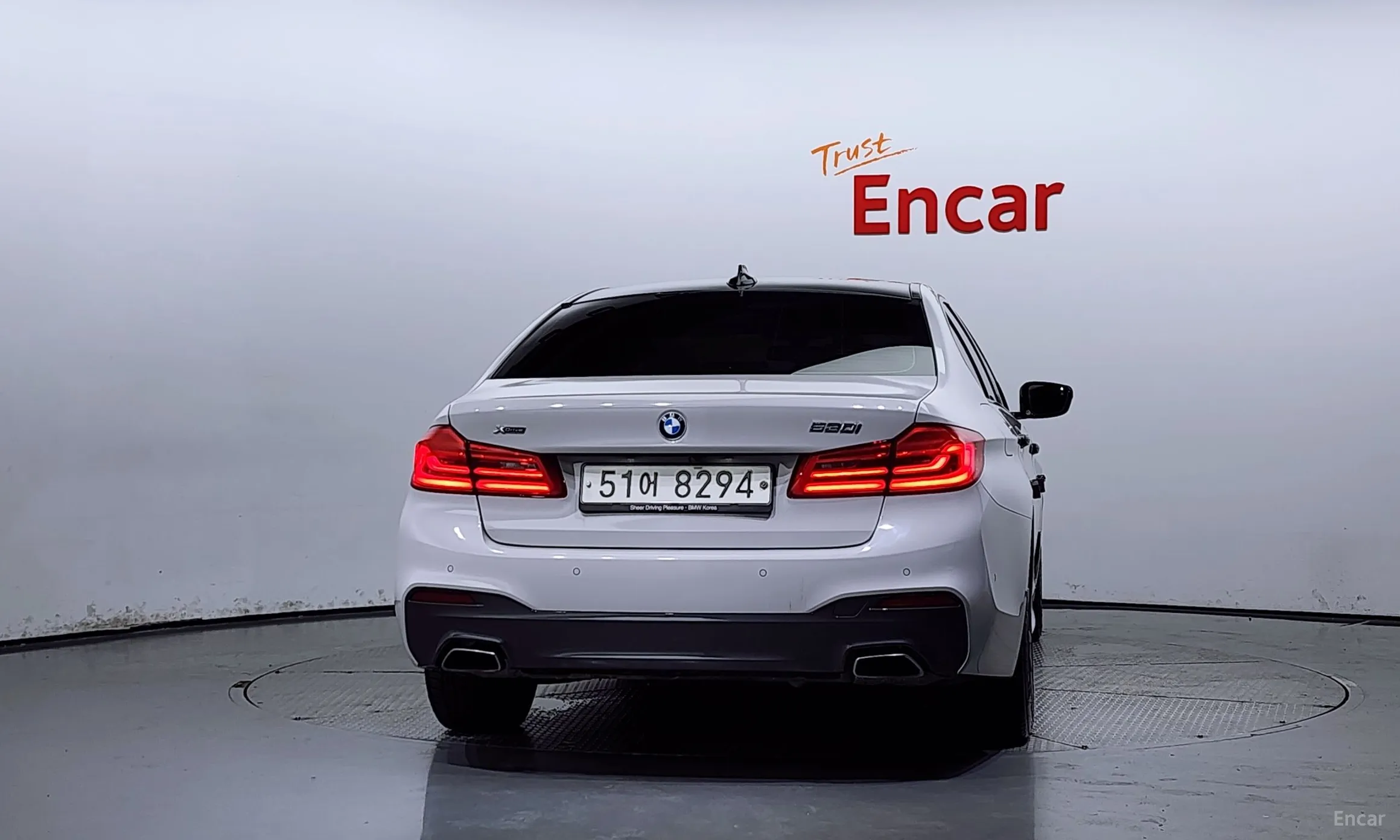 BMW 5 Series (G30) превью 3