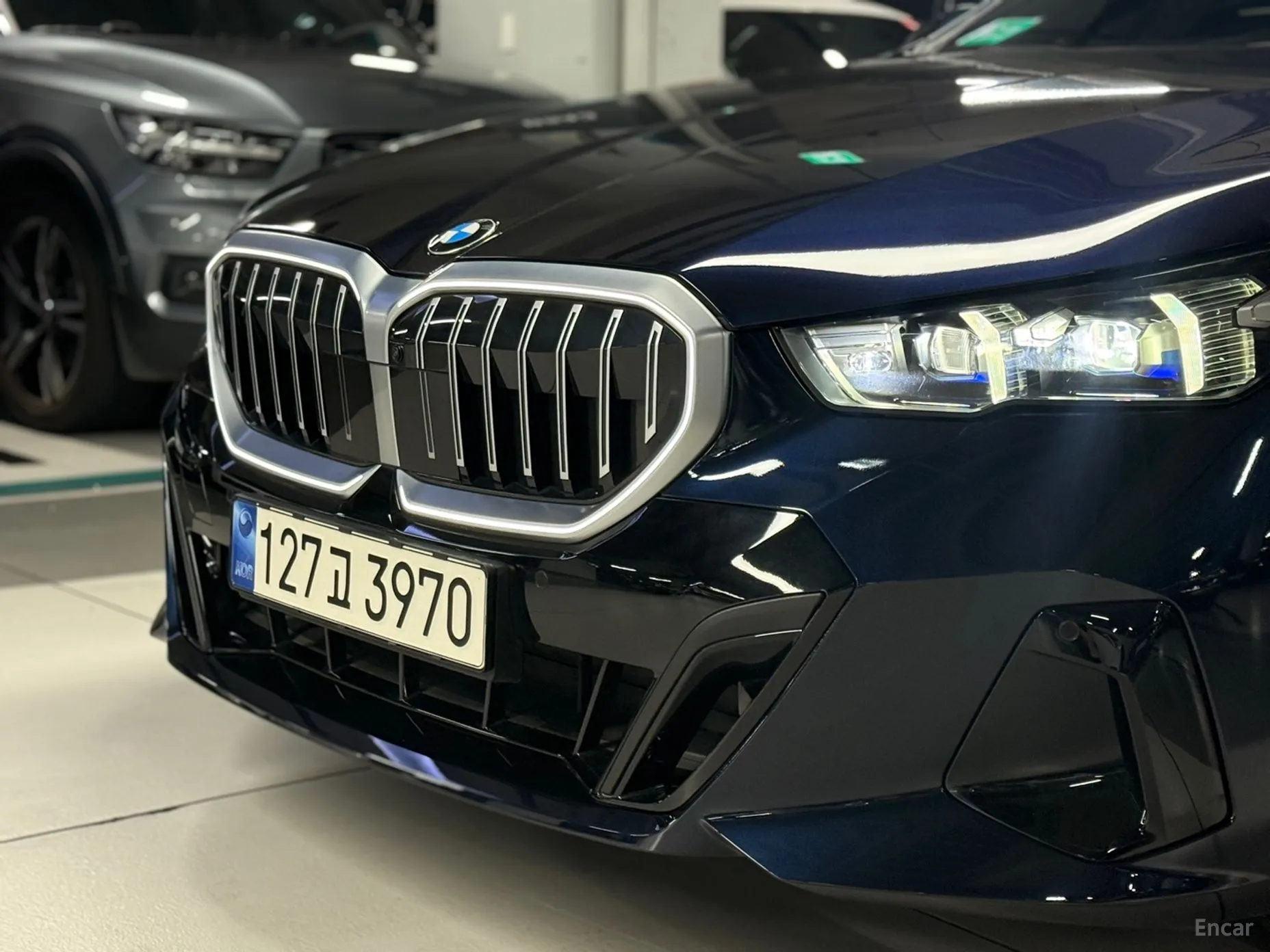 BMW 5 Series (G60) превью 2