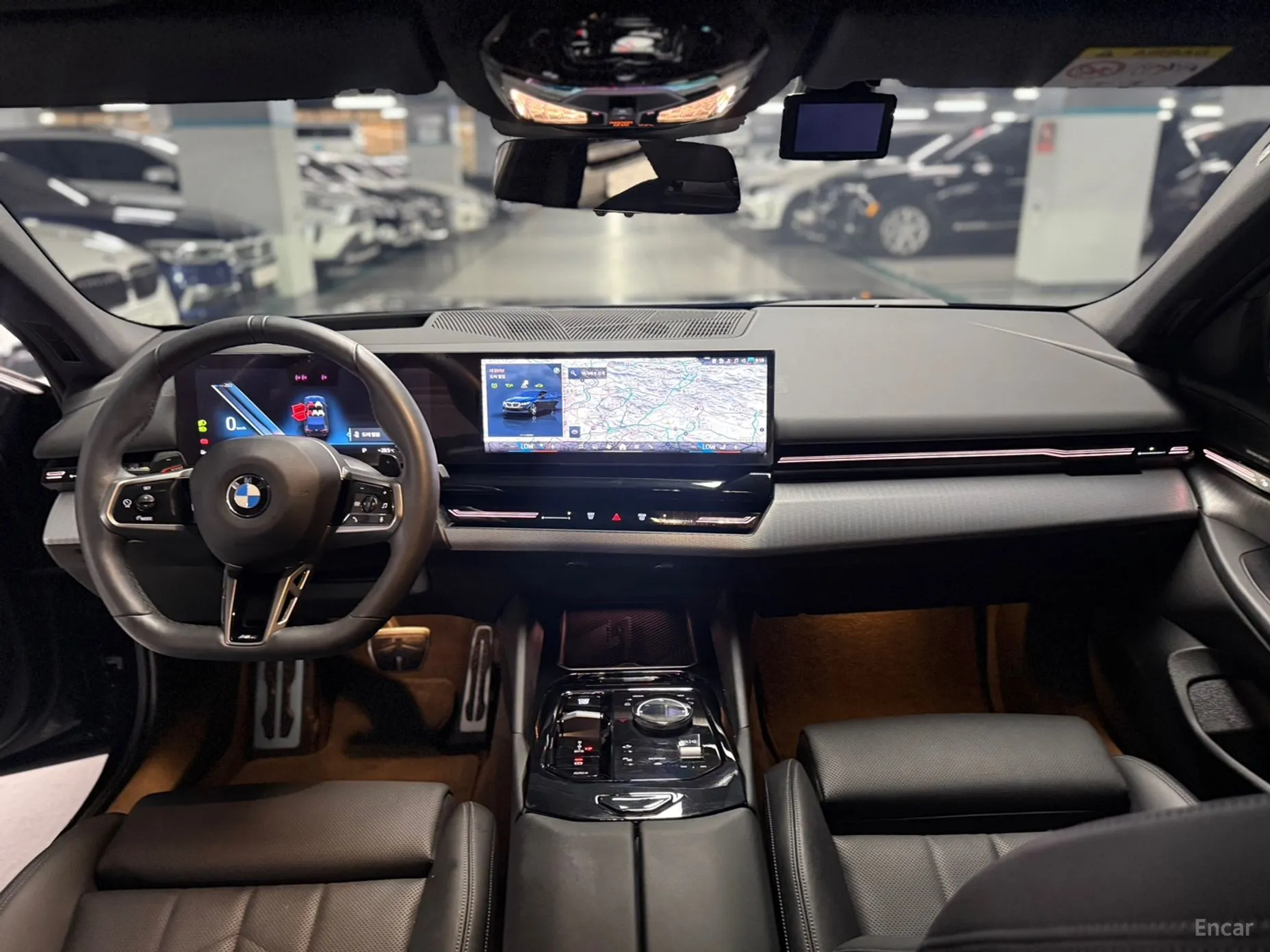 BMW 5 Series (G60) превью 4