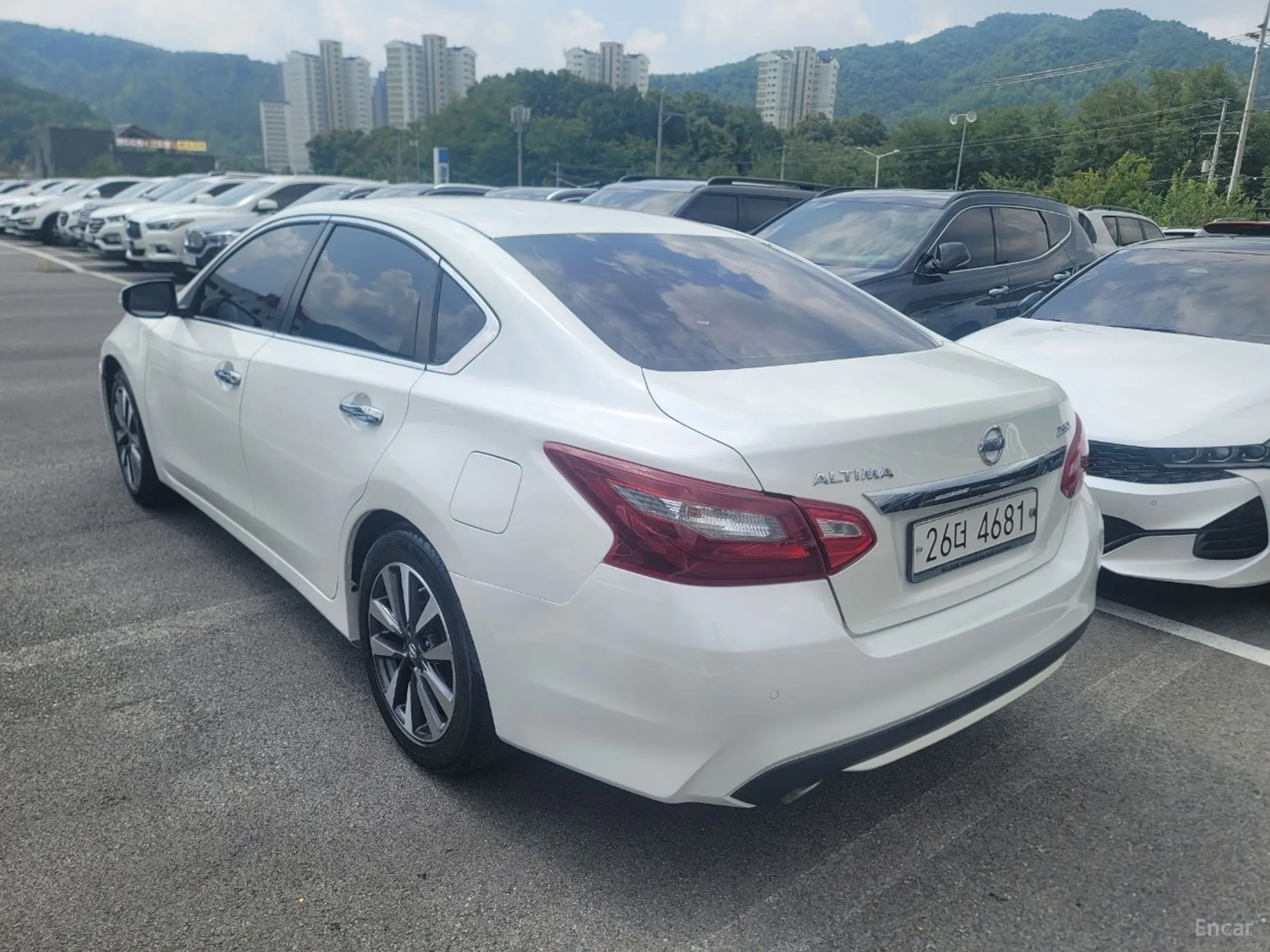 Nissan Altima превью 5
