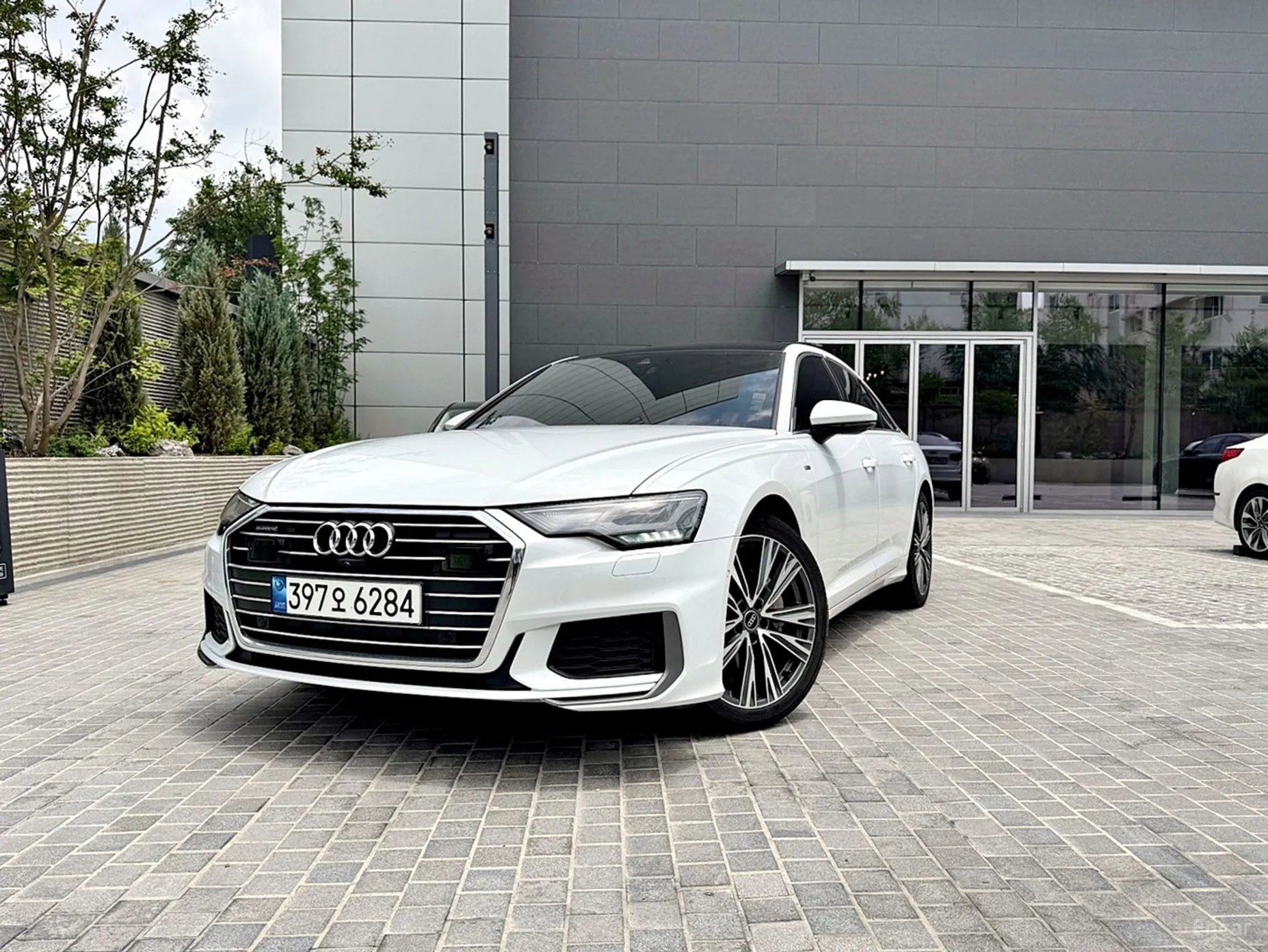 Audi A6 (C8)