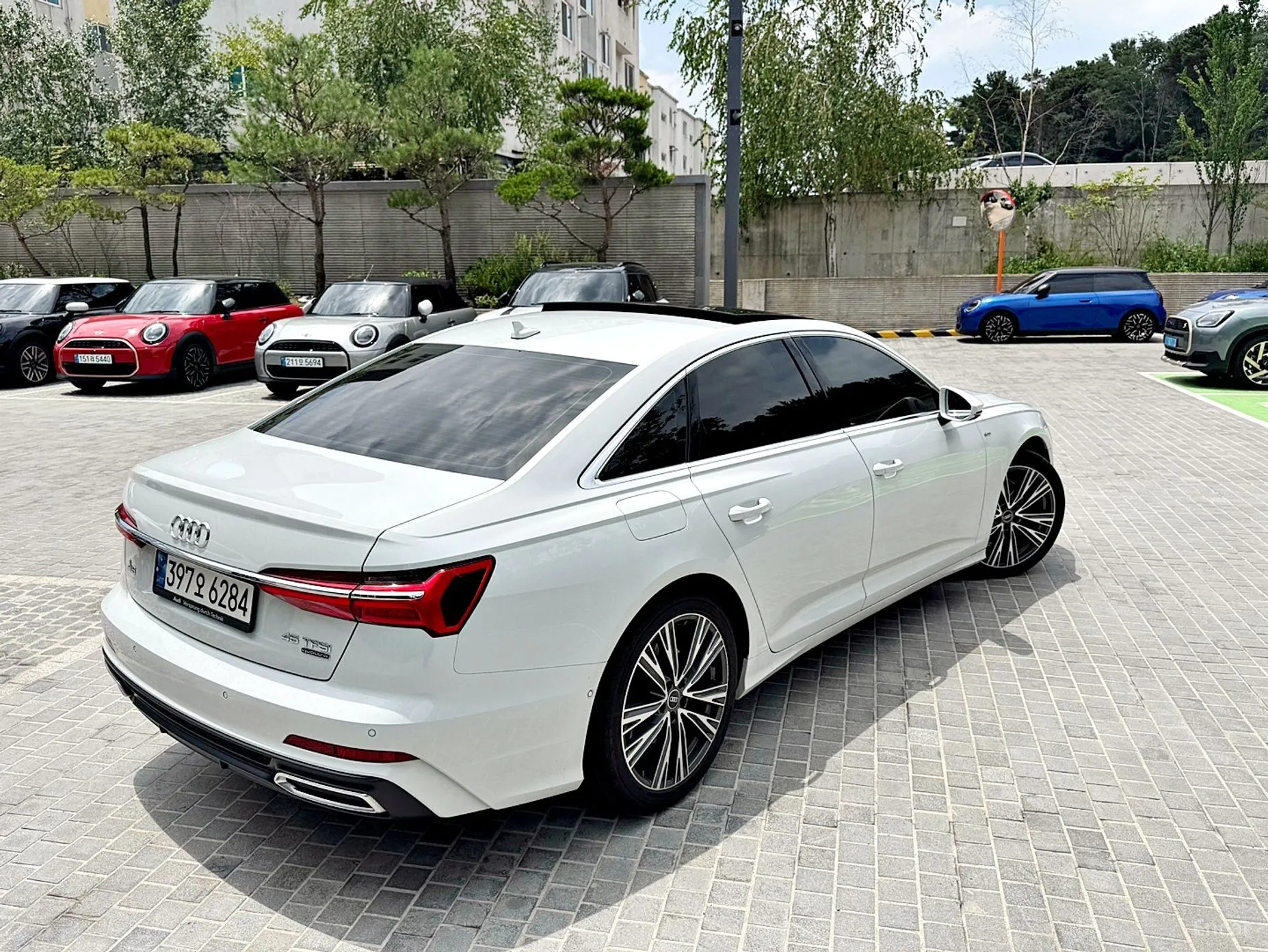 Audi A6 (C8)