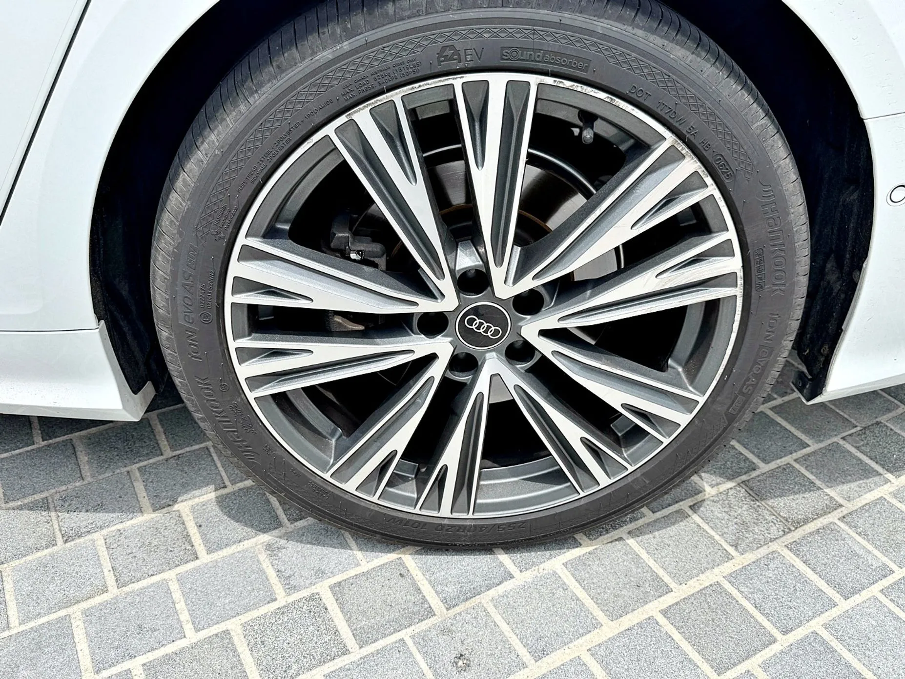 Audi A6 (C8) превью 4
