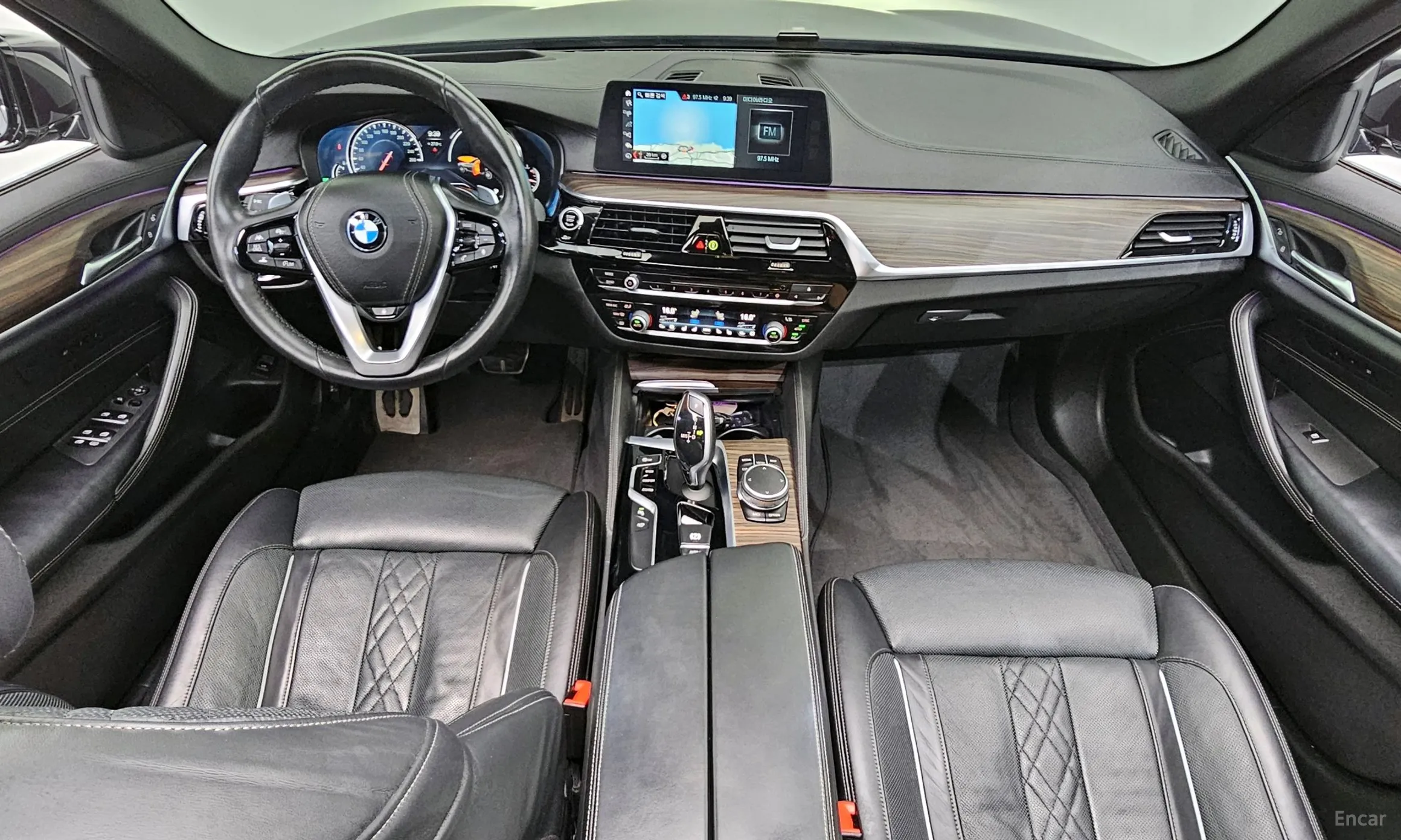 BMW 5 Series (G30) превью 4