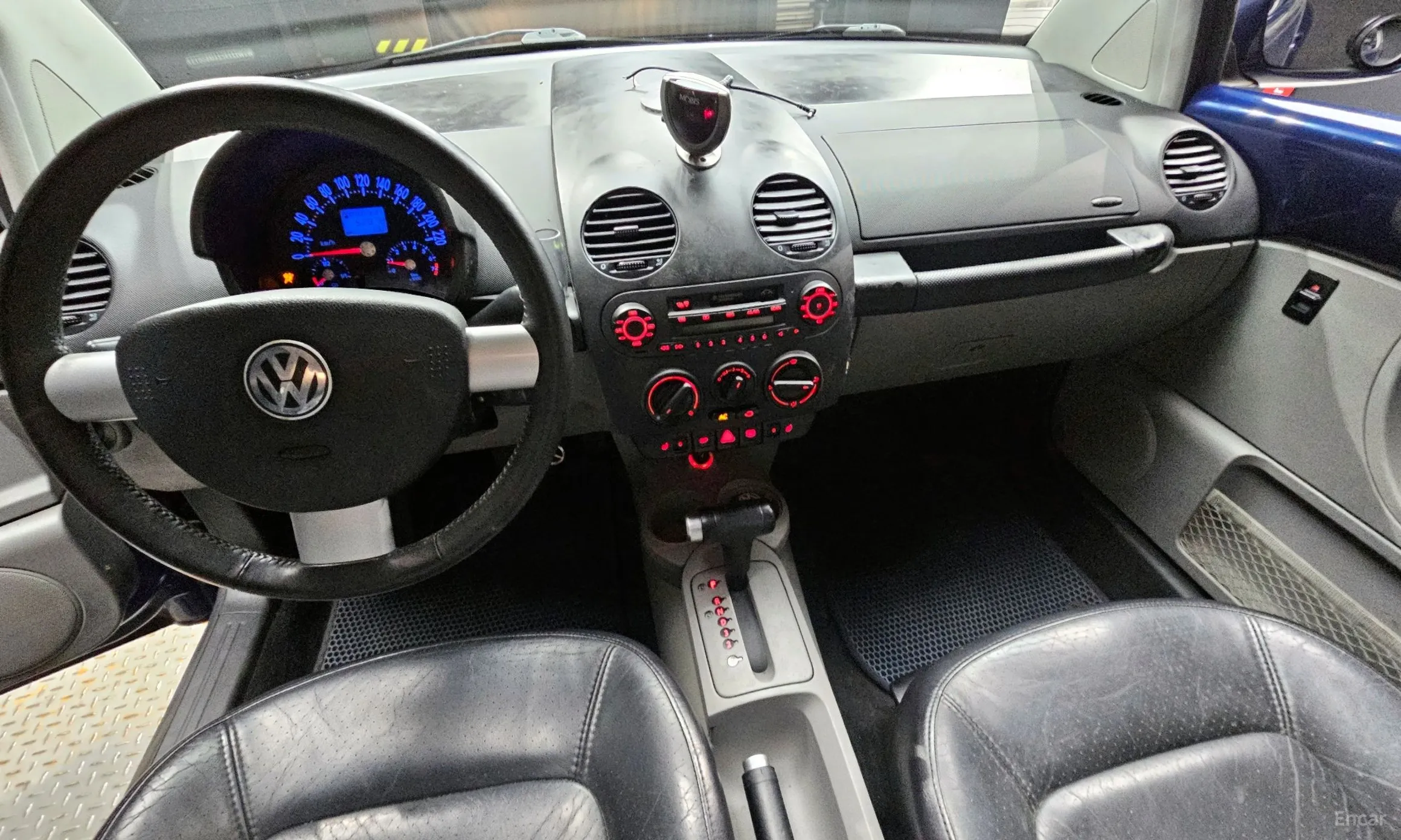 Volkswagen New Beetle превью 4
