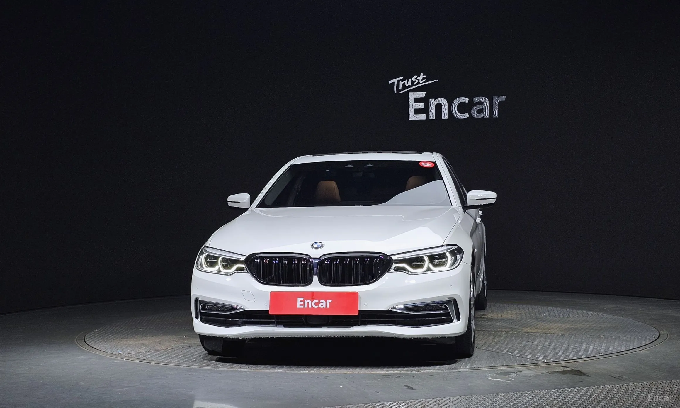 BMW 5 Series (G30) превью 2
