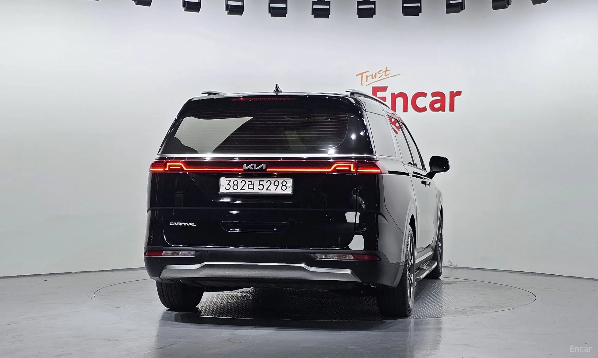 Kia Carnival Gen 4 превью 3