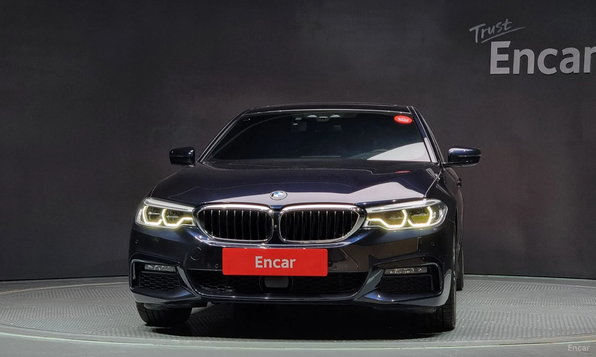 BMW 5 Series (G30) превью 2