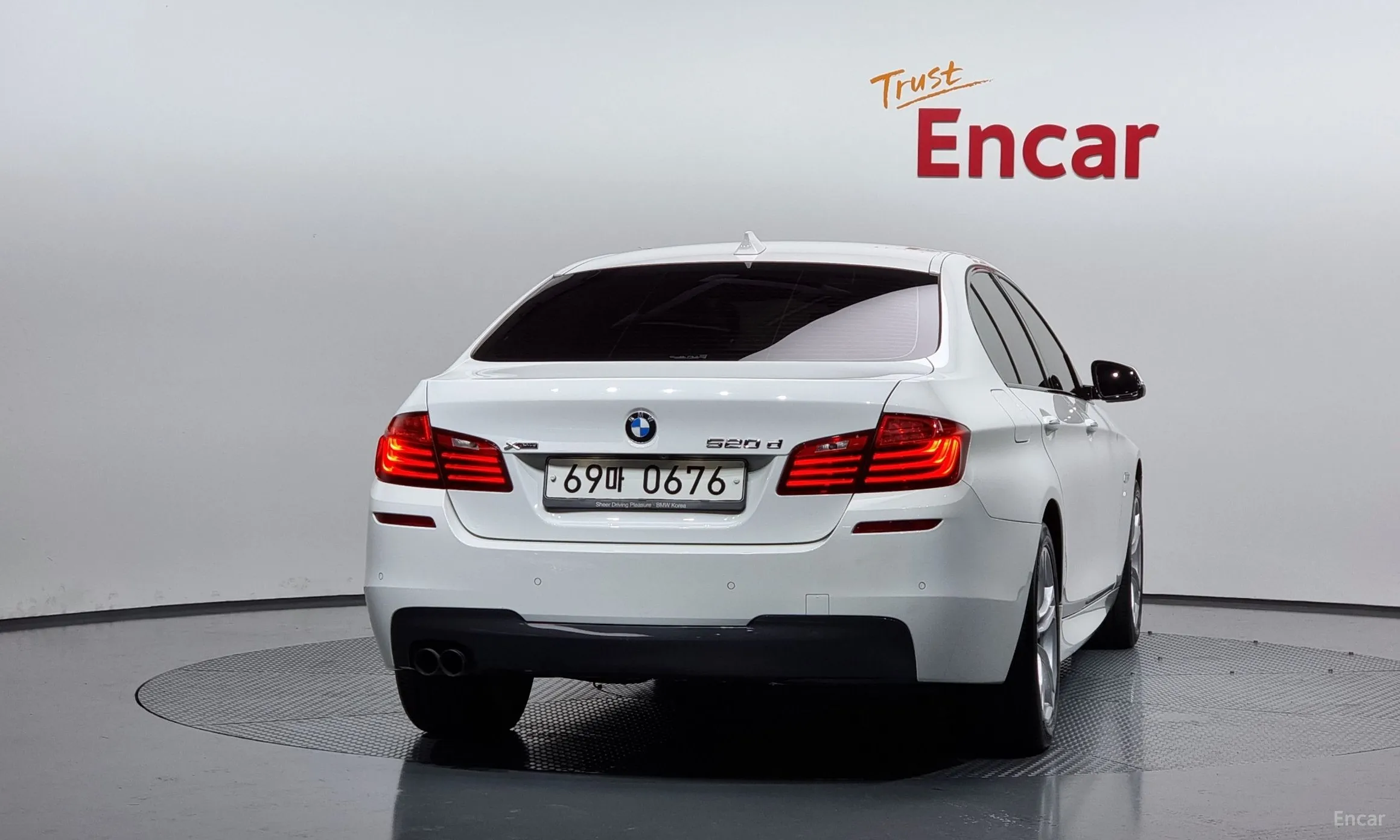 BMW 5 Series (F10) превью 3