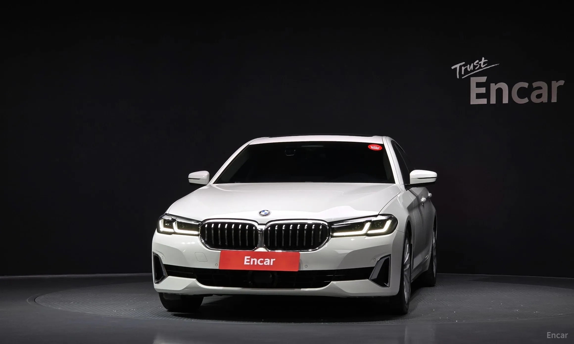 BMW 5 Series (G30) превью 2