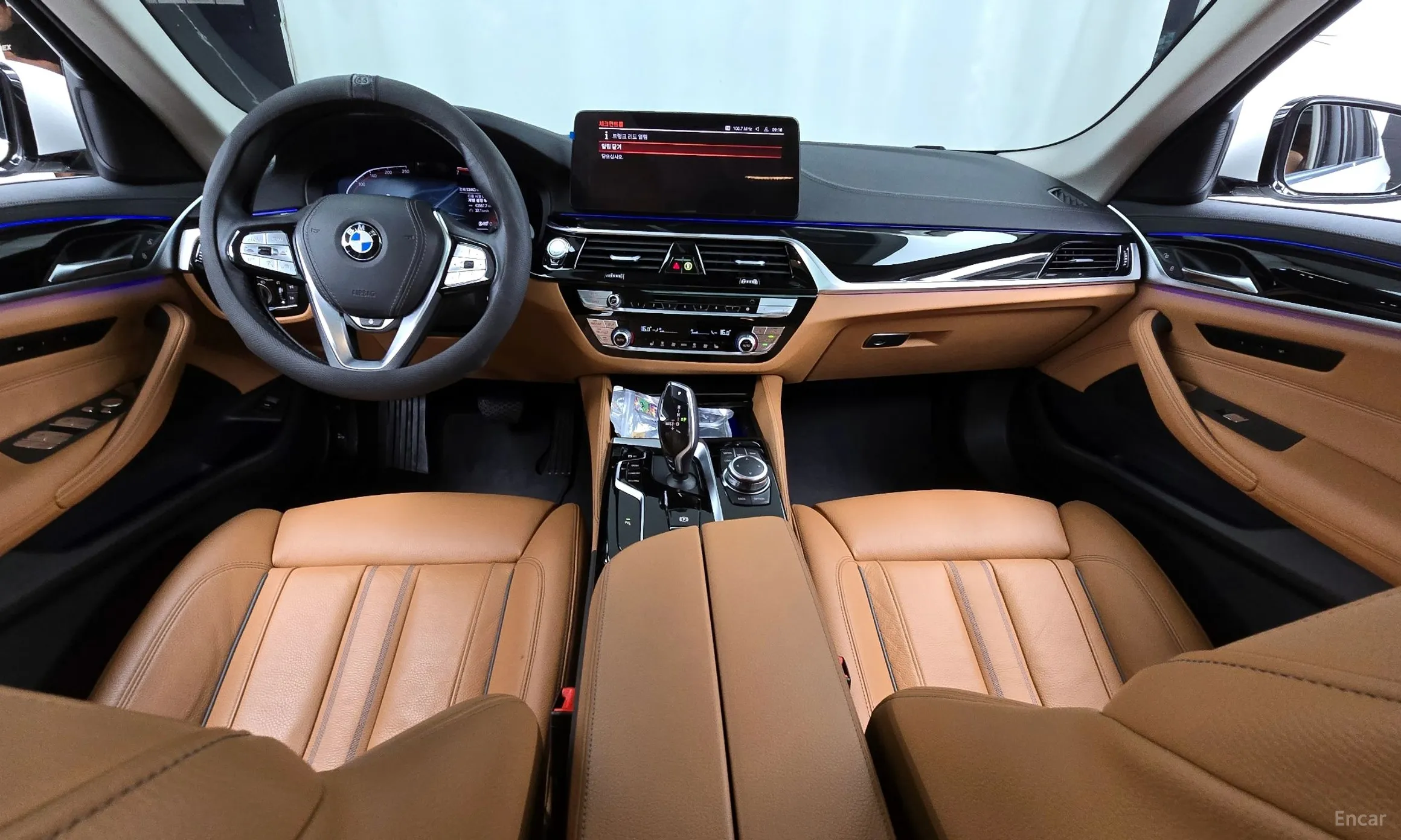 BMW 5 Series (G30) превью 4