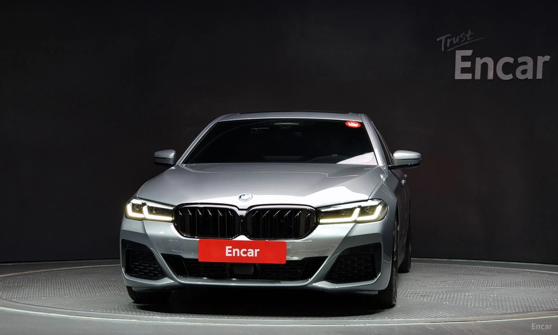 BMW 5 Series (G30) превью 2