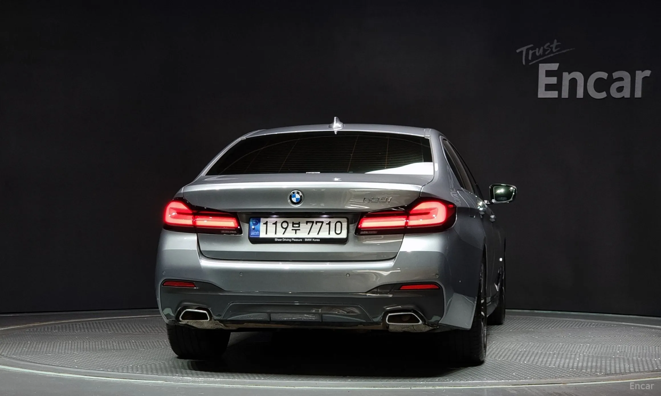 BMW 5 Series (G30) превью 3