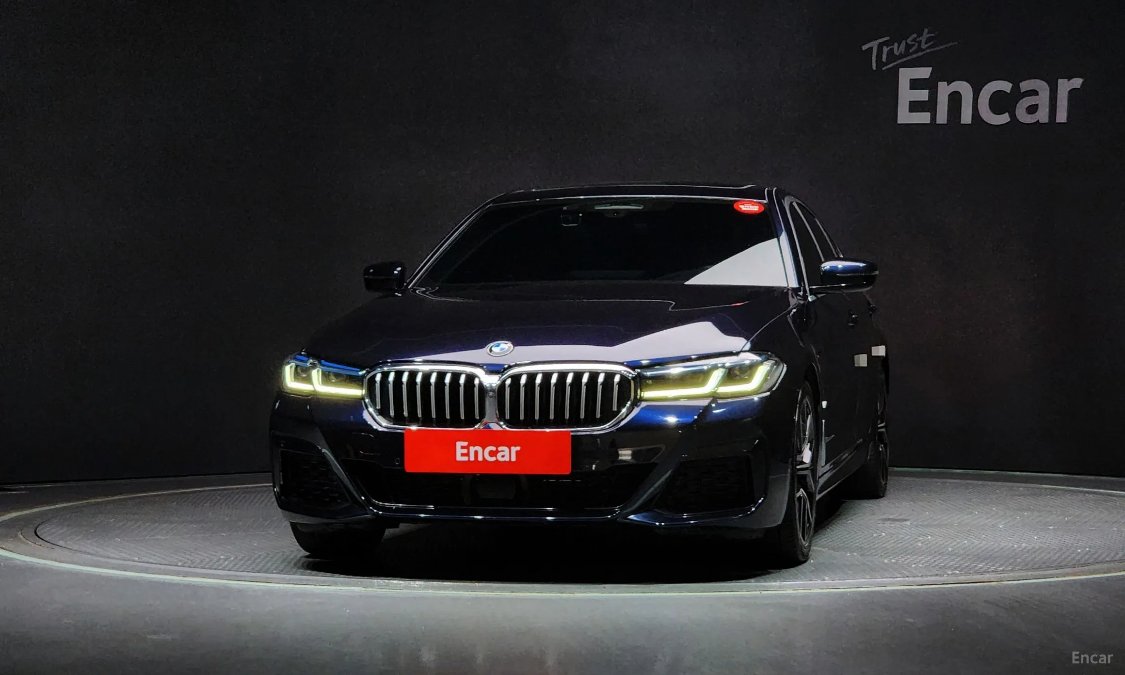 BMW 5 Series (G30) превью 2
