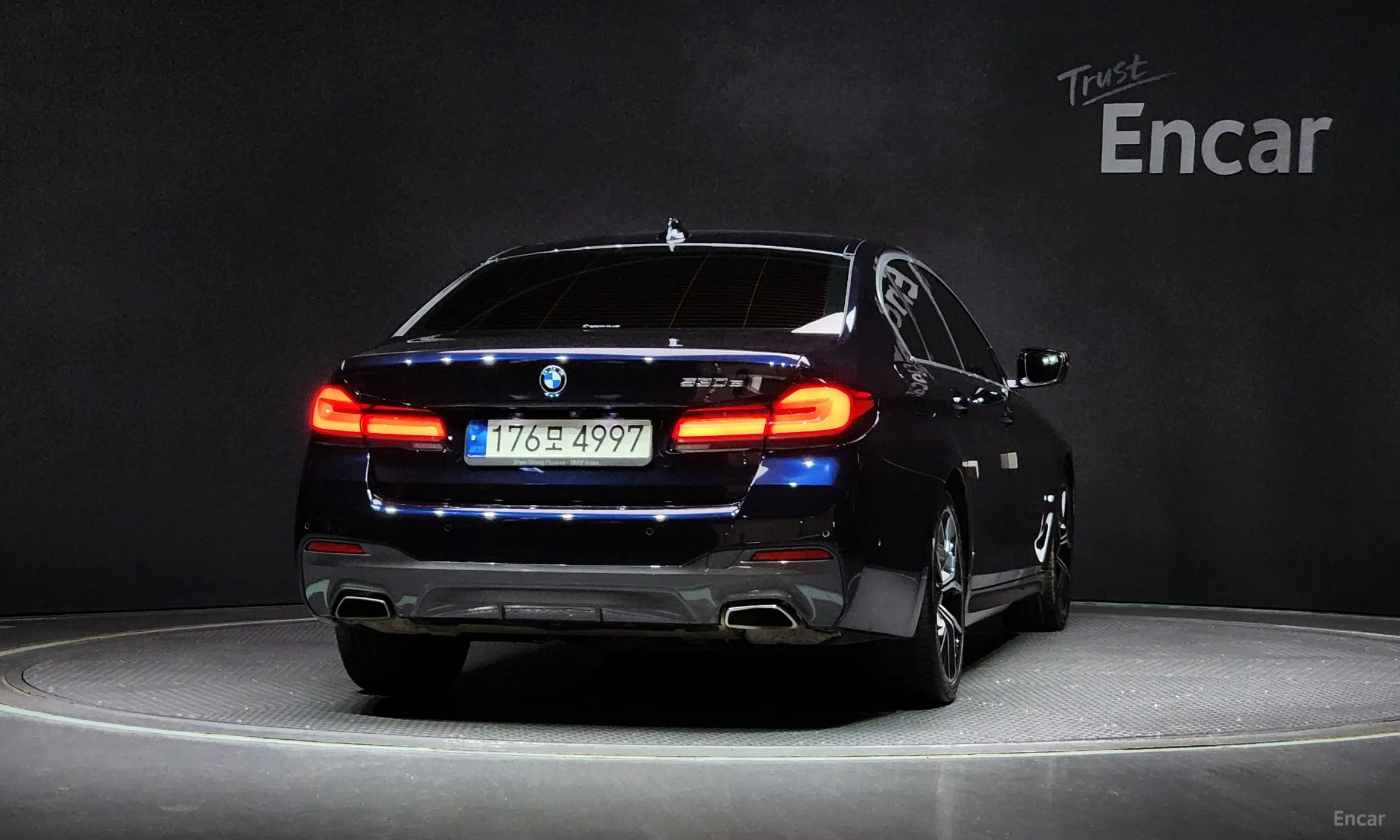 BMW 5 Series (G30) превью 3