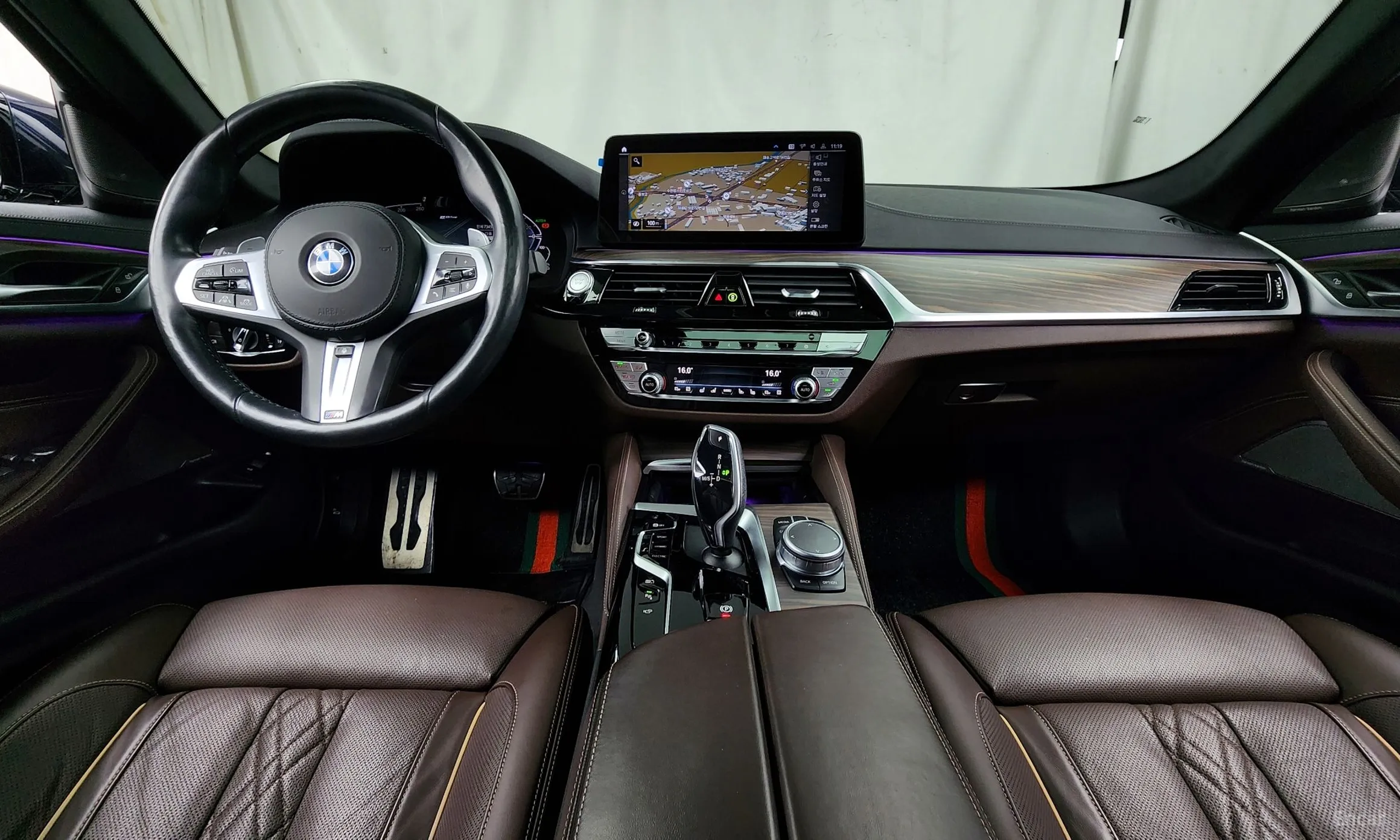 BMW 5 Series (G30) превью 4
