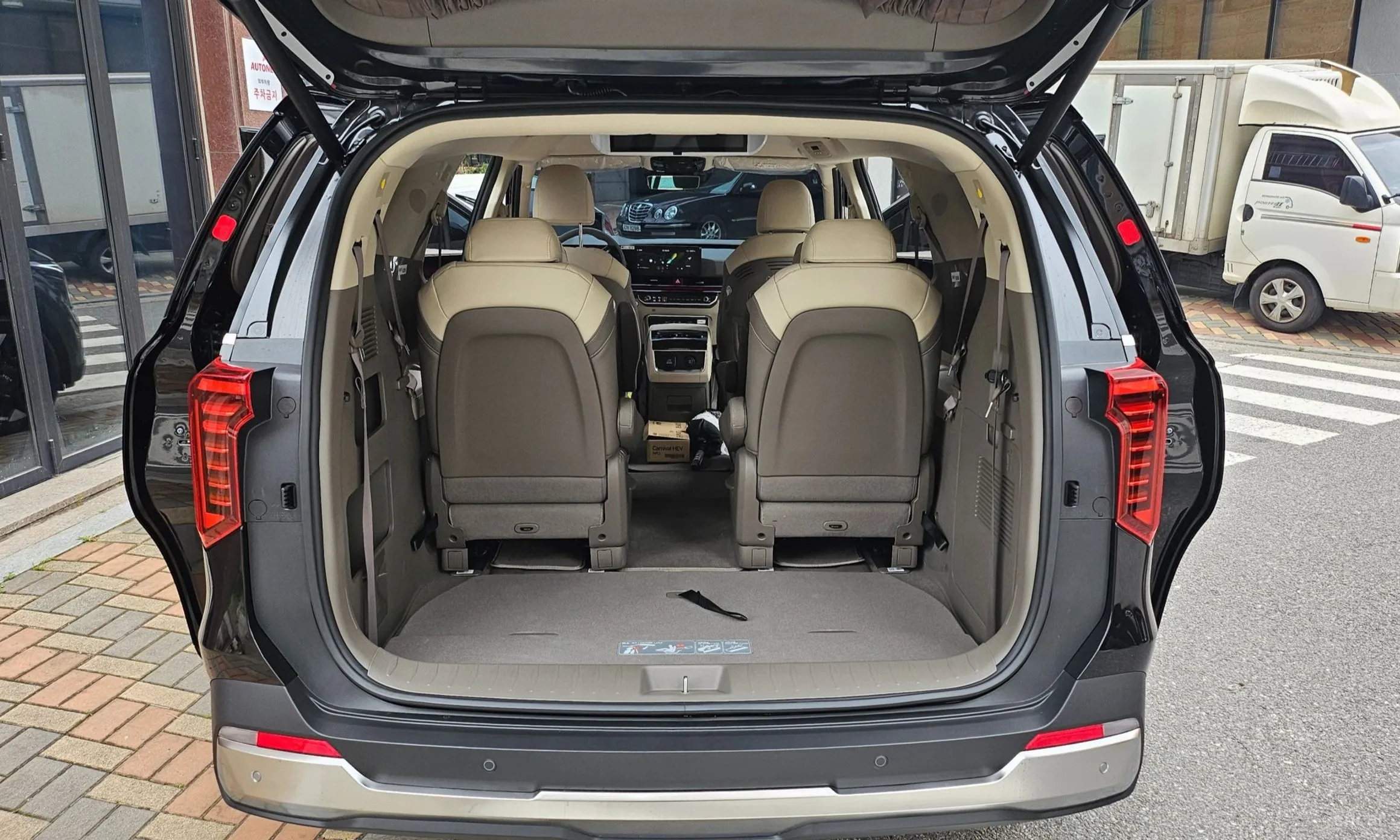 Kia Carnival 4th Generation превью 3