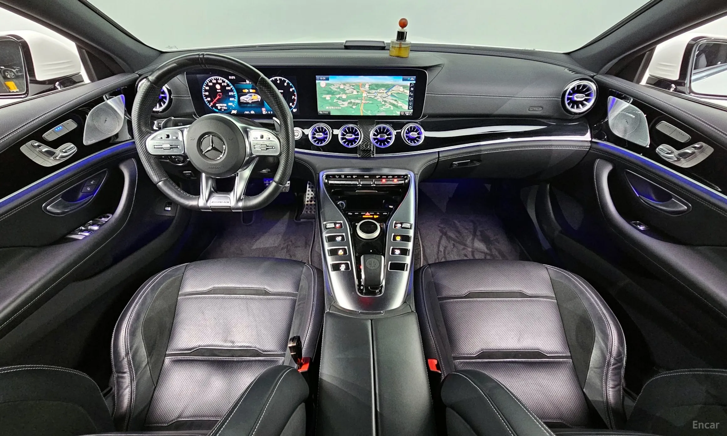 Mercedes Benz AMG GT превью 4