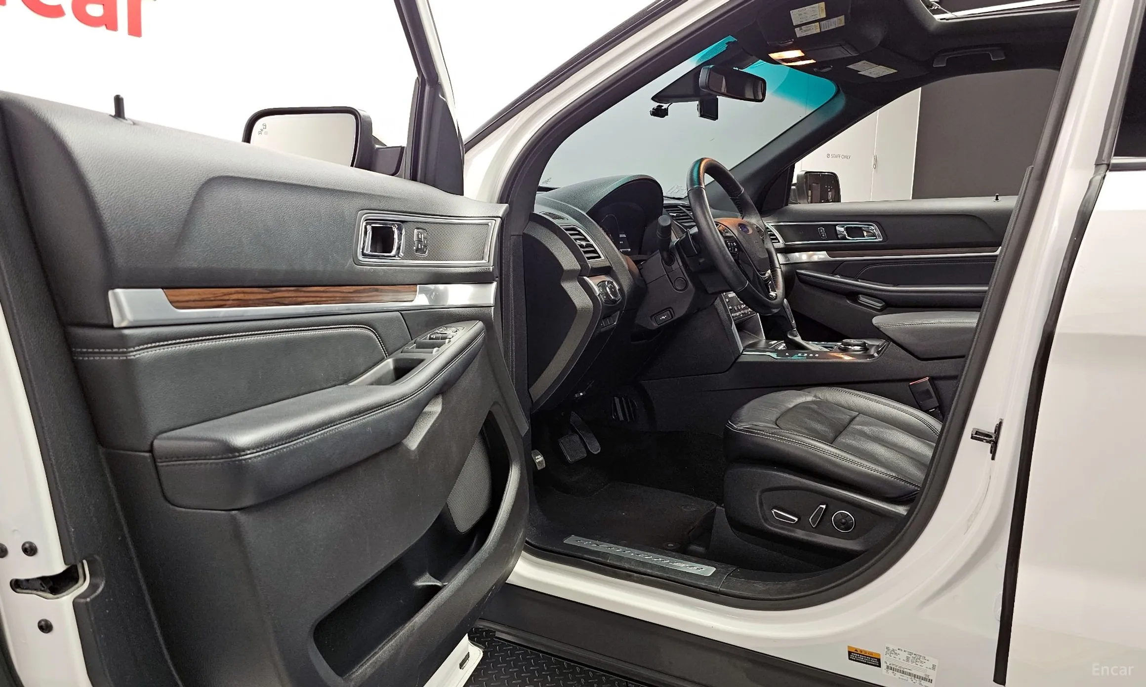 Ford Explorer превью 10