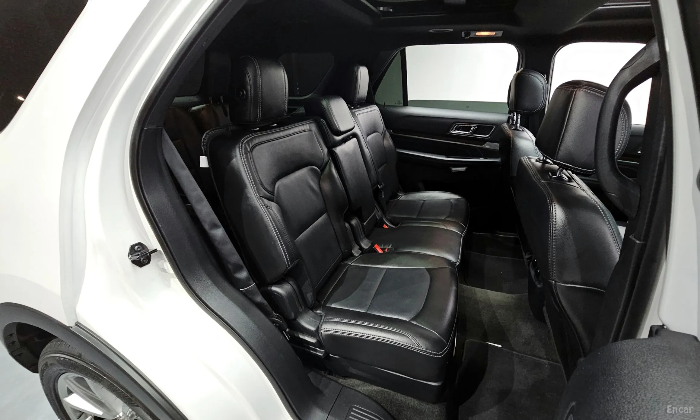 Ford Explorer превью 12