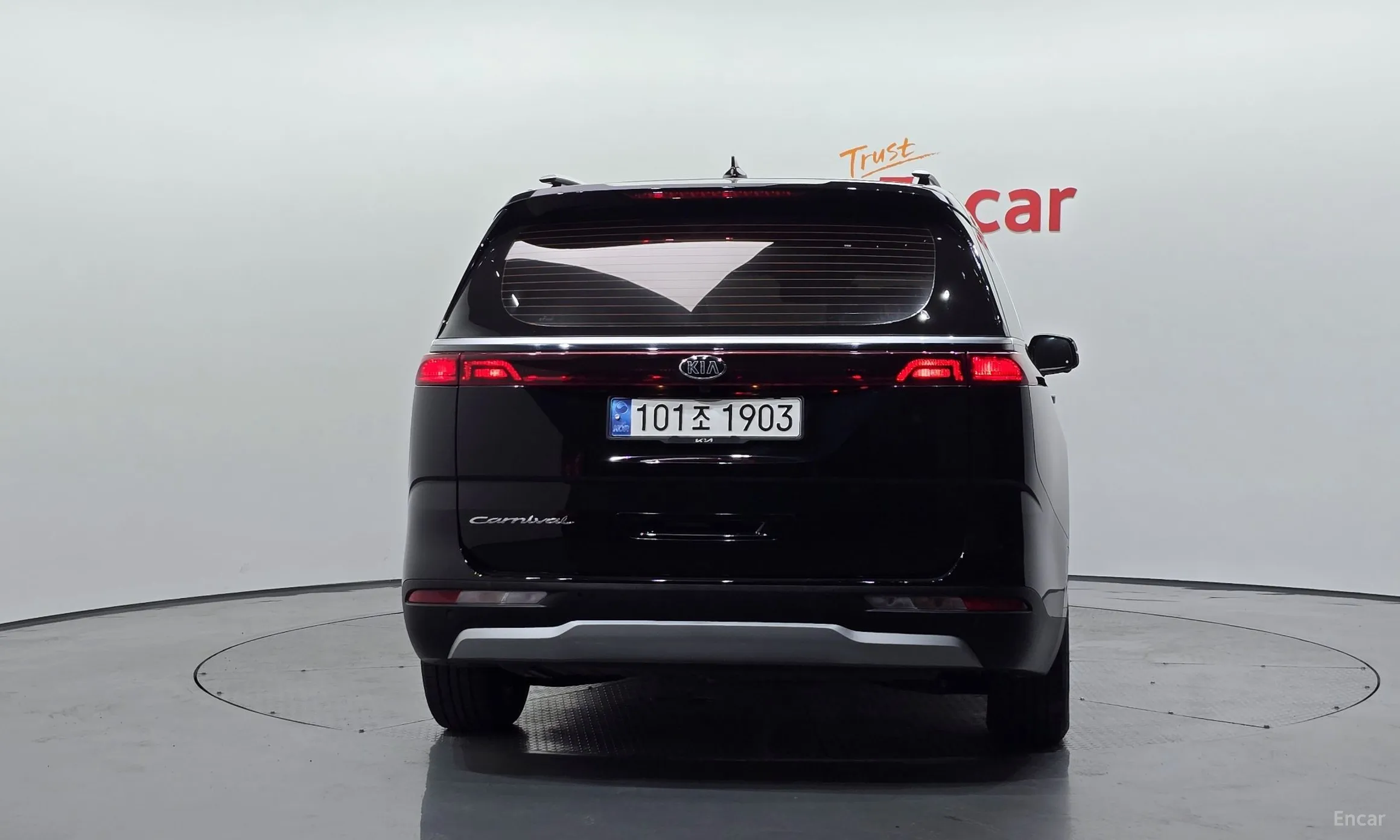 Kia Carnival Gen 4 превью 3