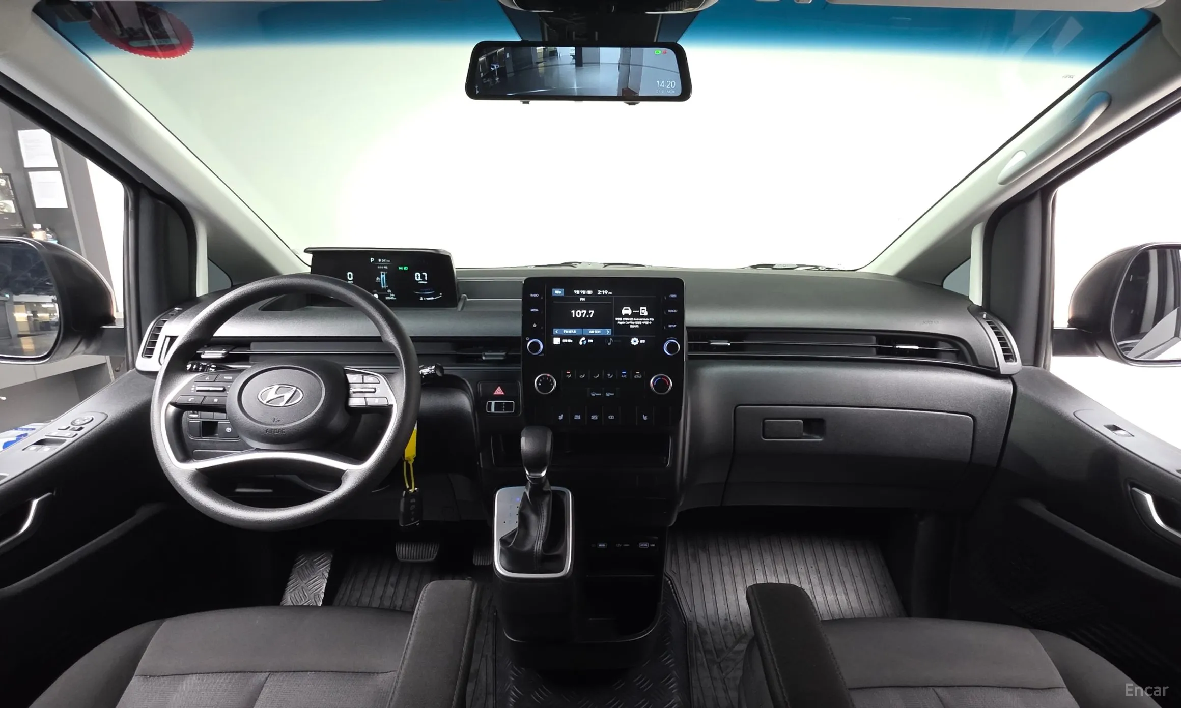 Hyundai Staria превью 4