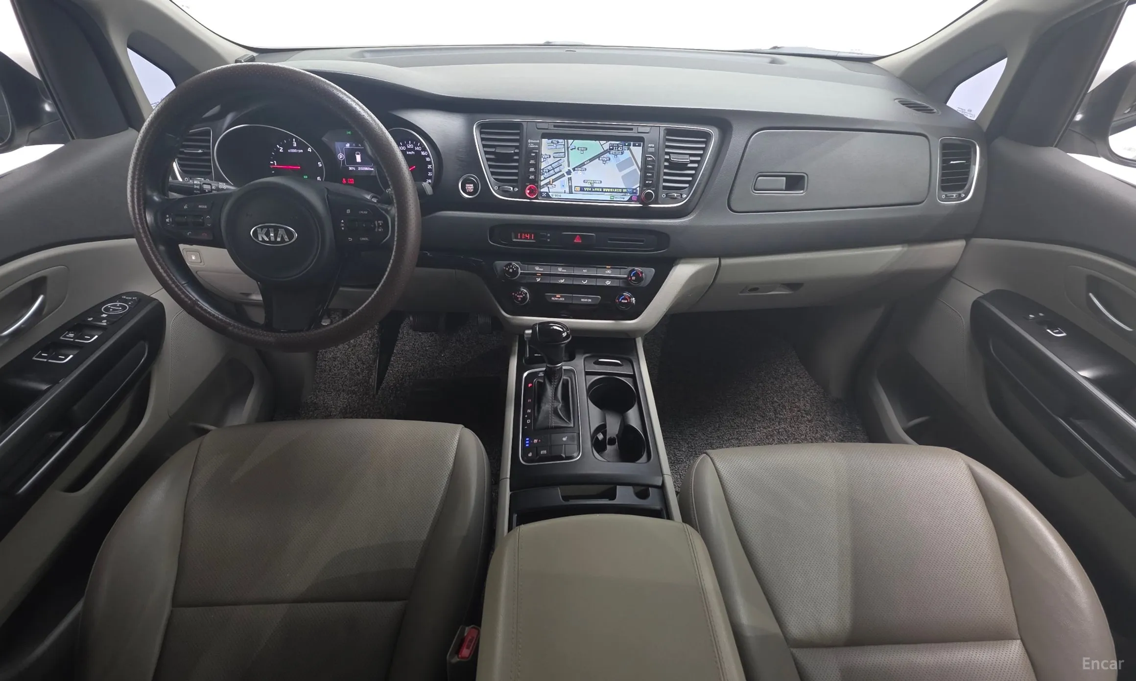 Kia Carnival превью 4