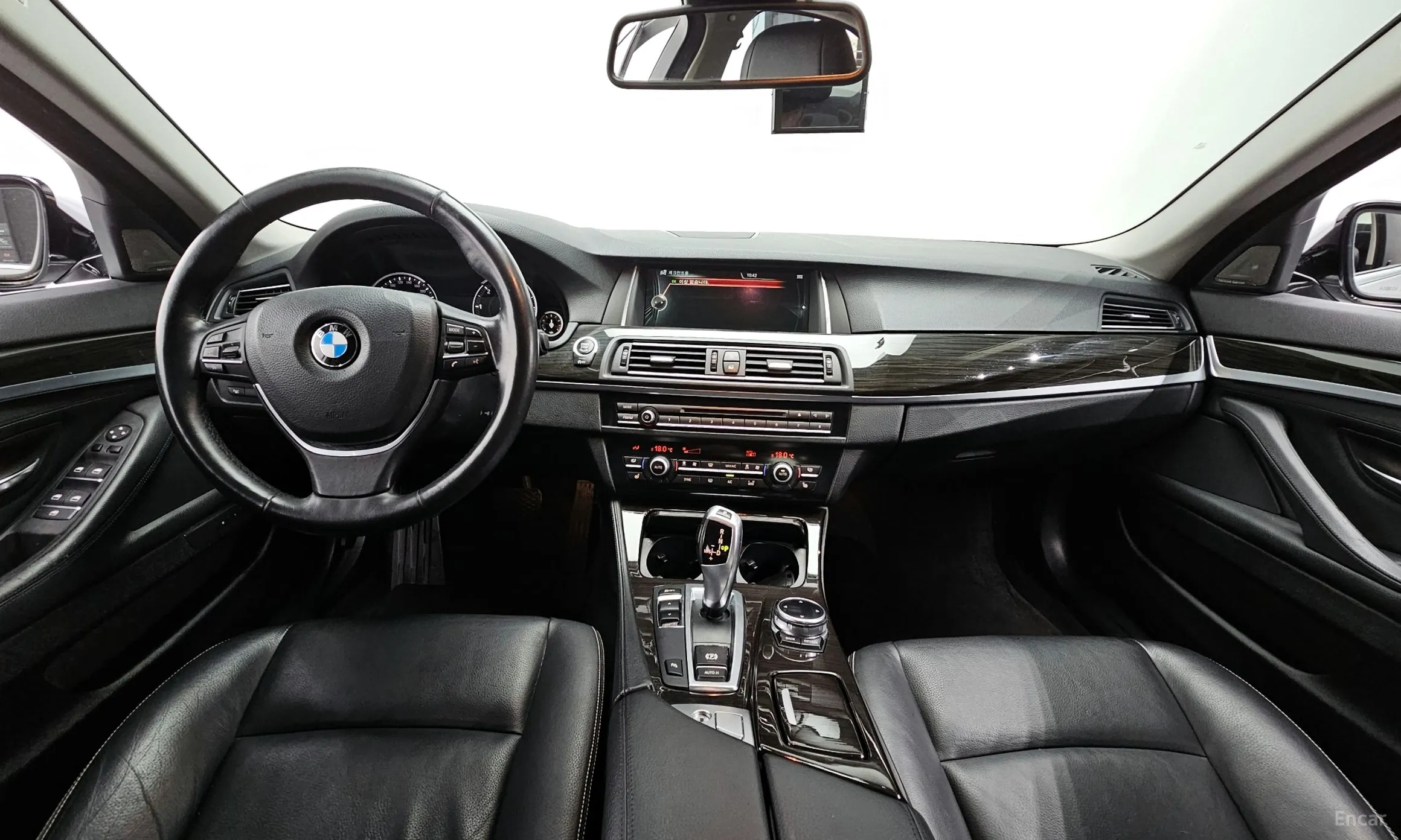 BMW 5 Series (F10) превью 4