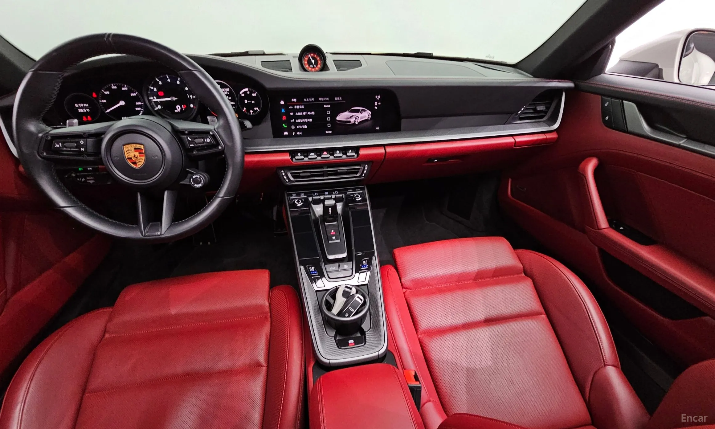 Porsche 911 (992) превью 4