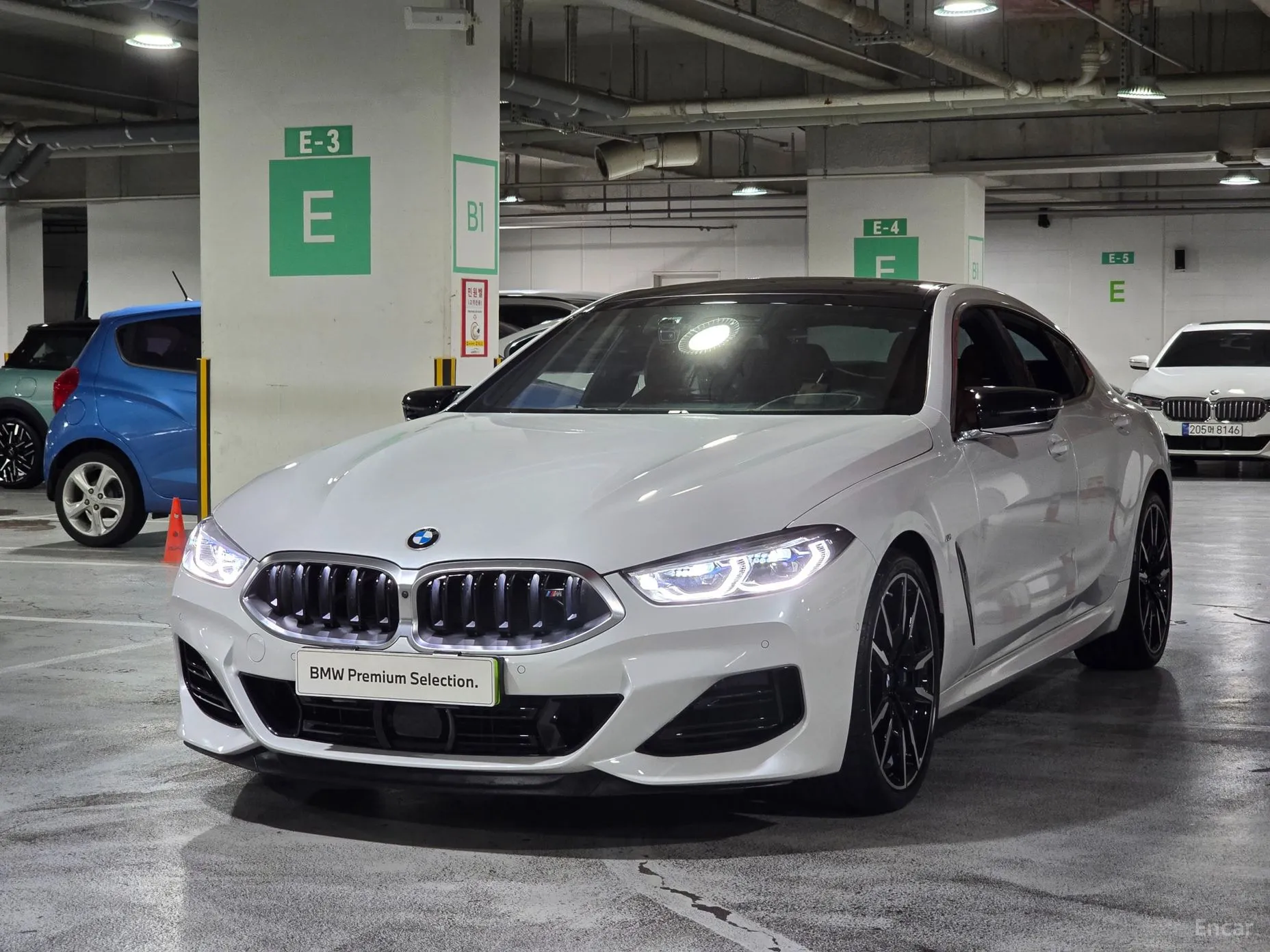 BMW 8-series (G15)