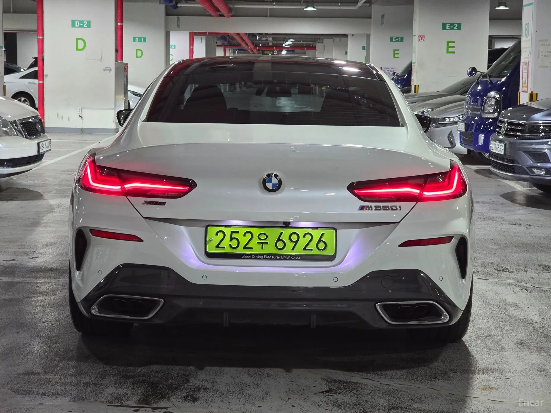 BMW 8-series (G15) превью 3