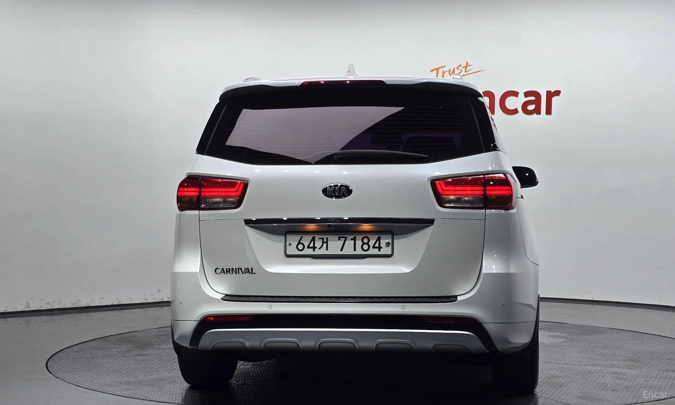 Kia Carnival превью 3