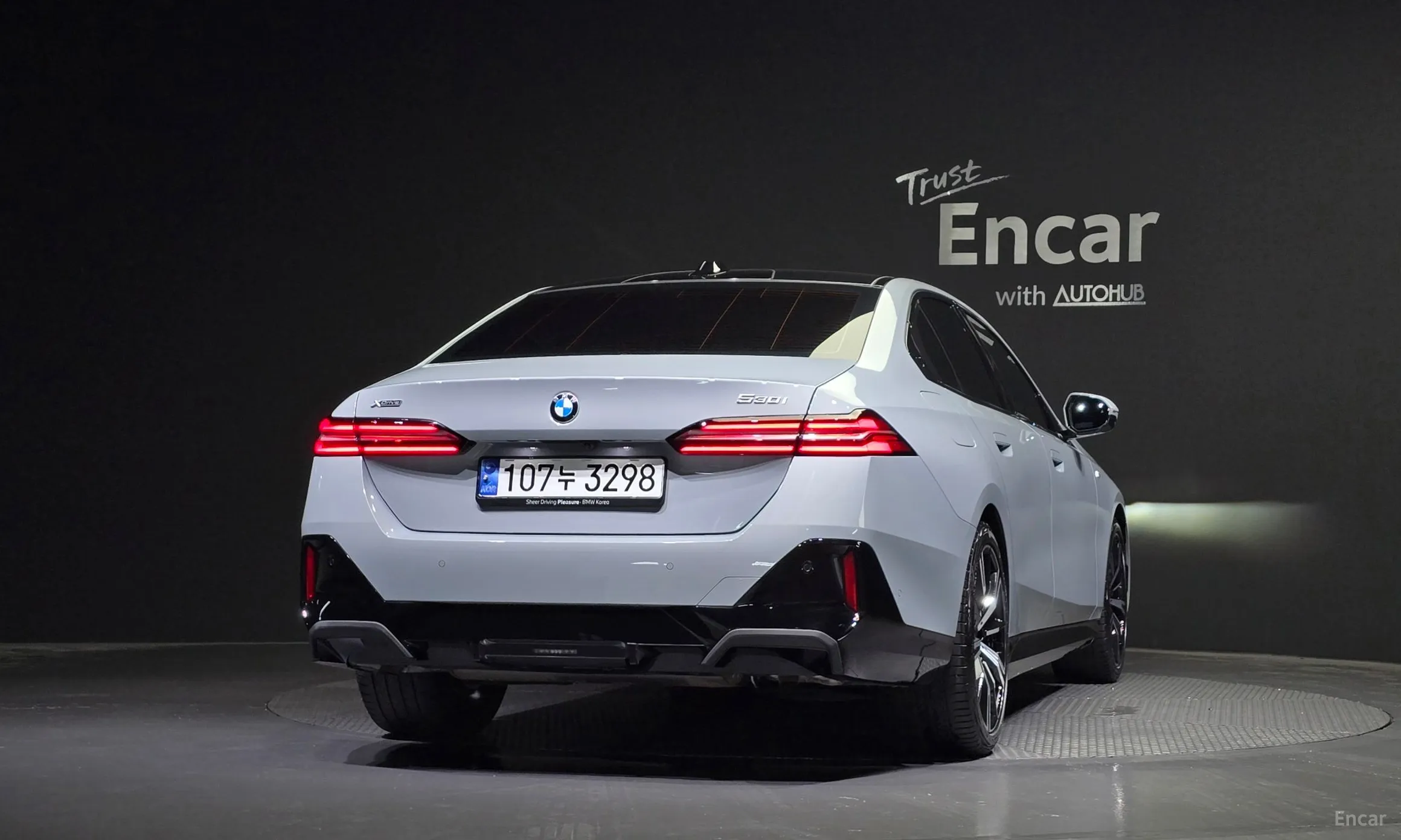 BMW 5 Series (G60) превью 3