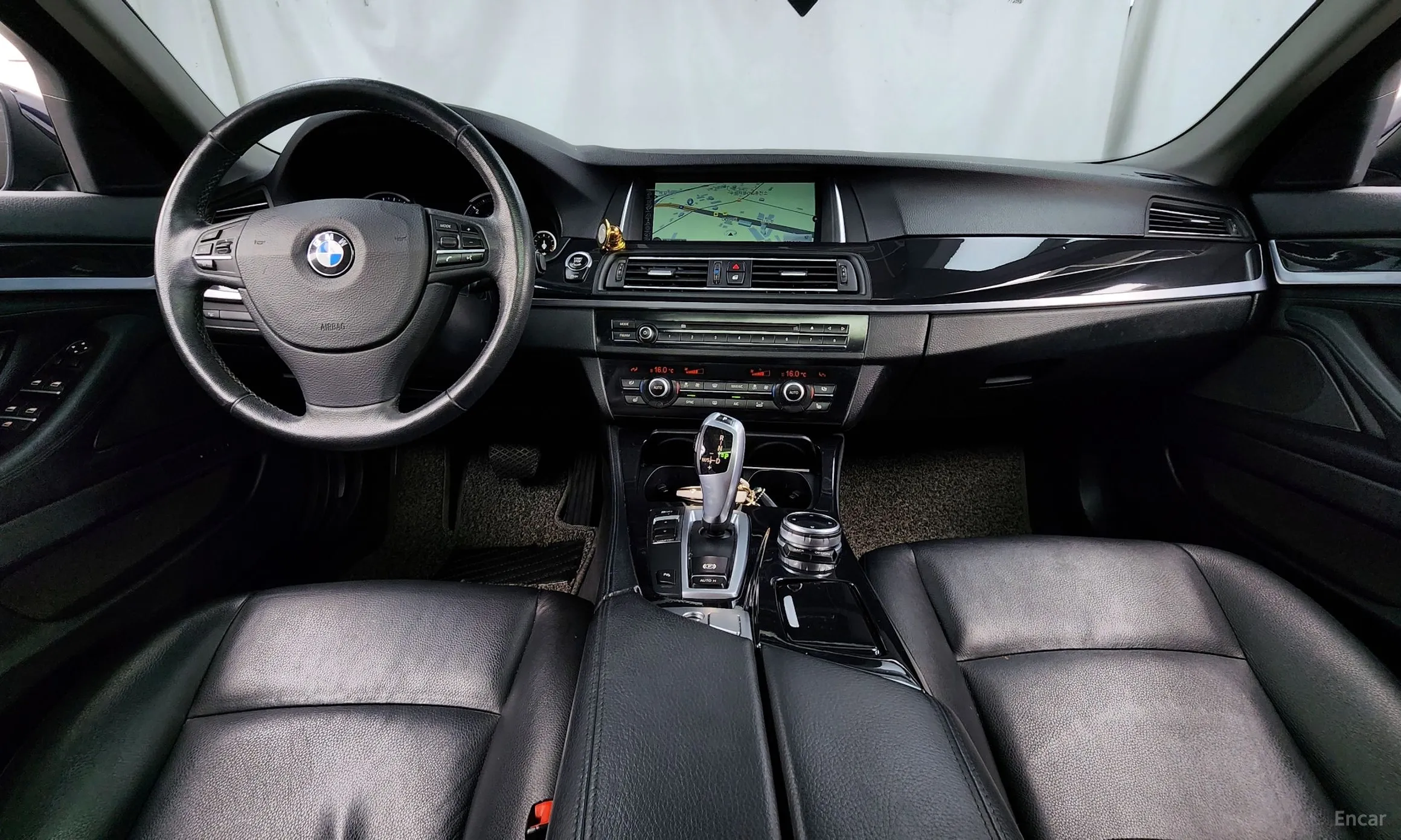 BMW 5 Series (F10) превью 4