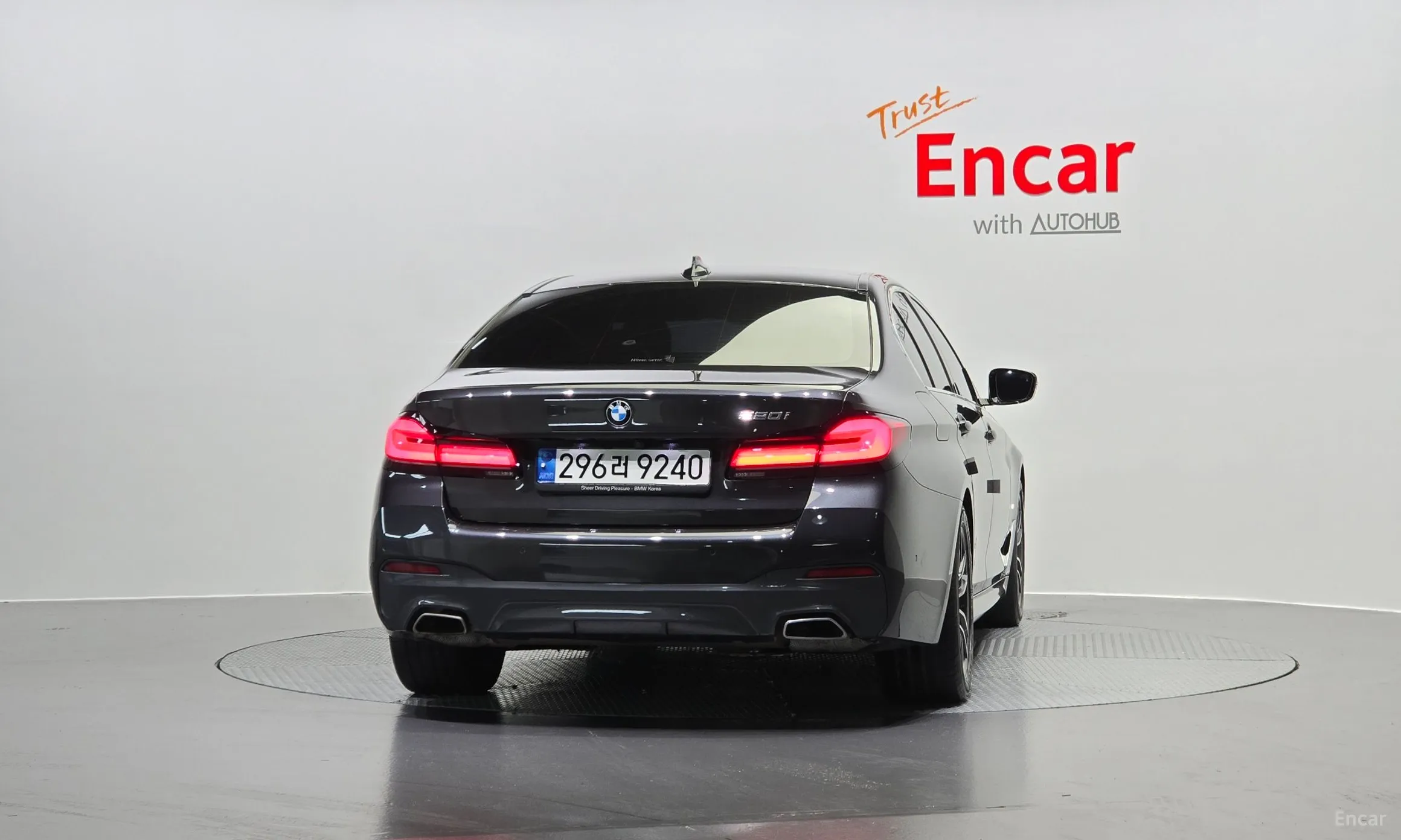 BMW 5 Series (G30) превью 3