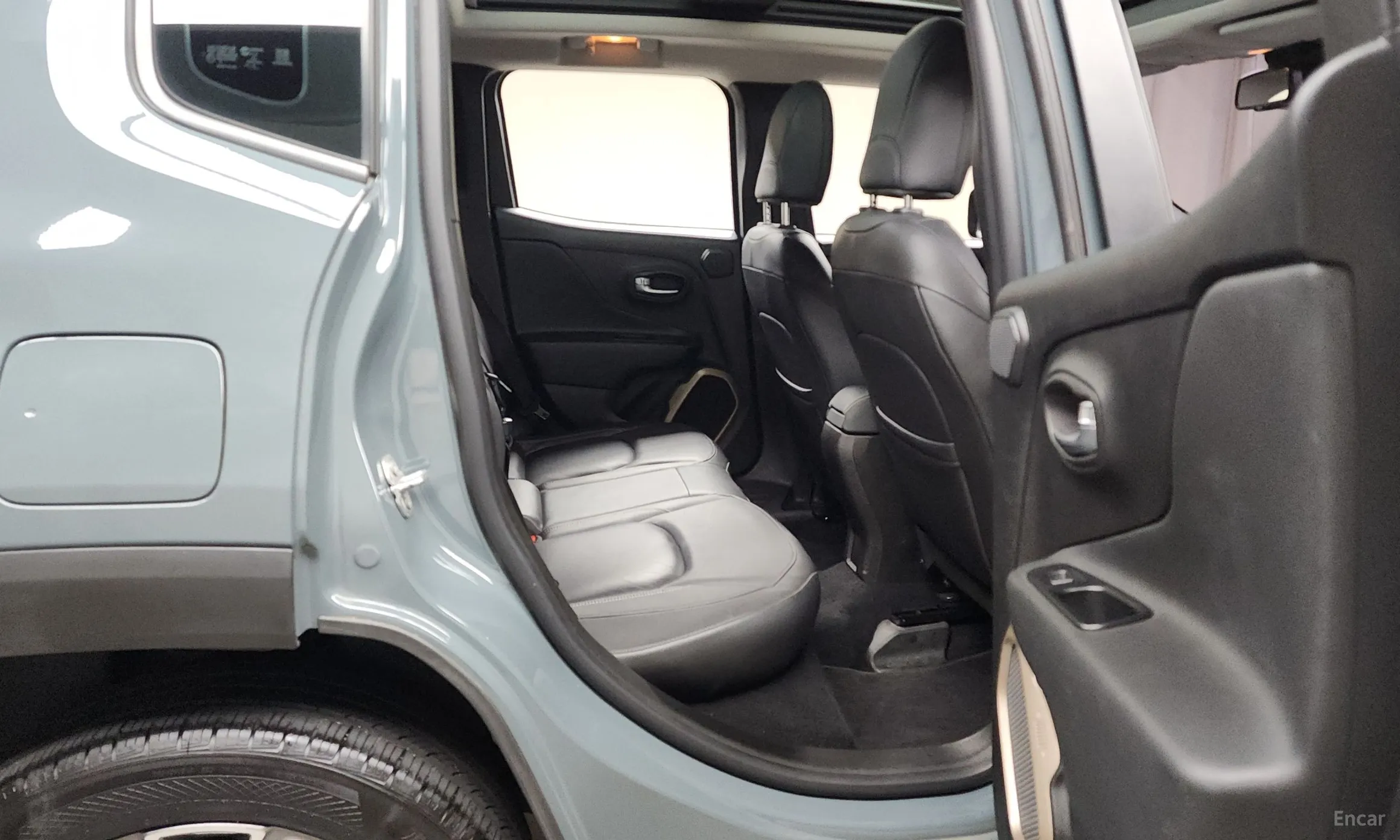 Jeep Renegade превью 12