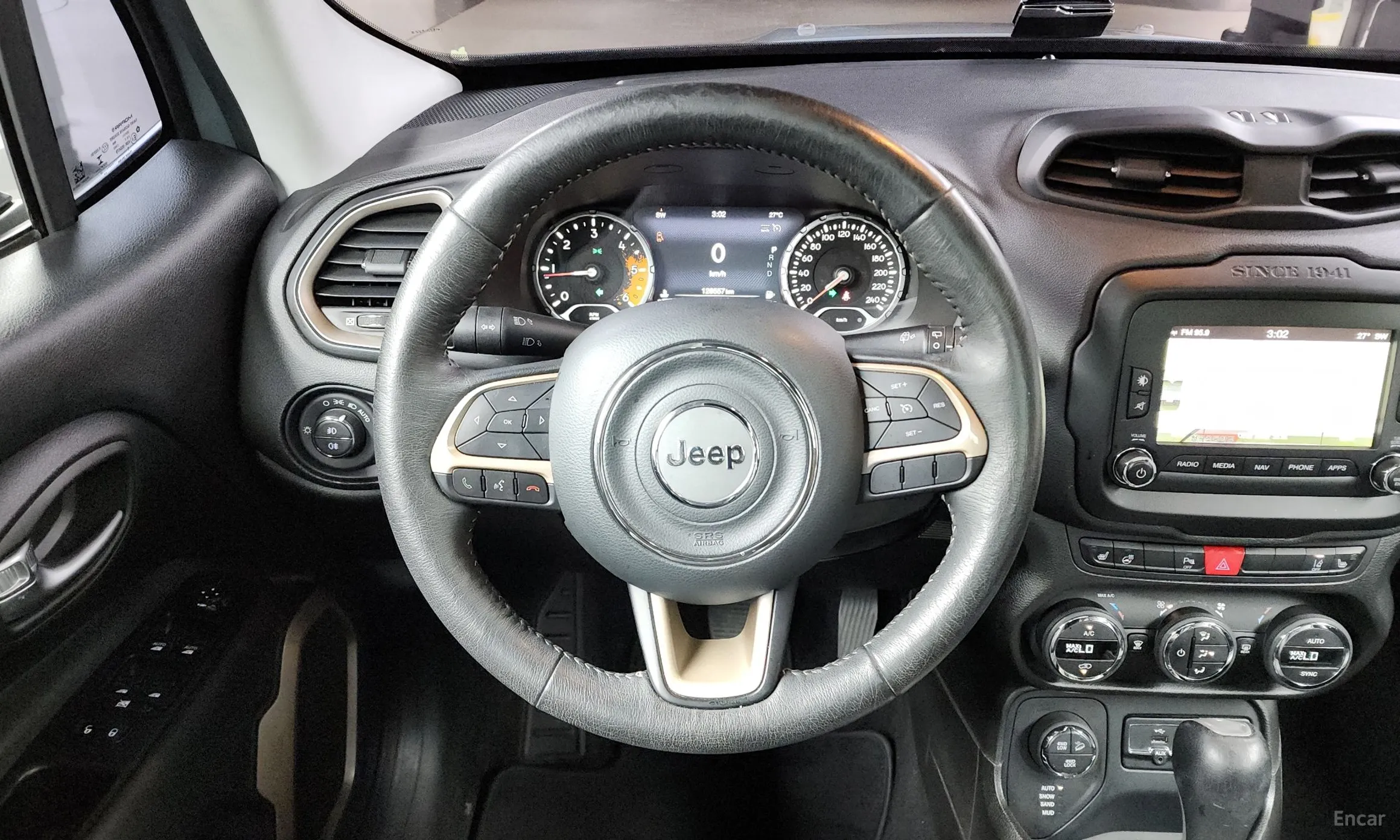 Jeep Renegade превью 13