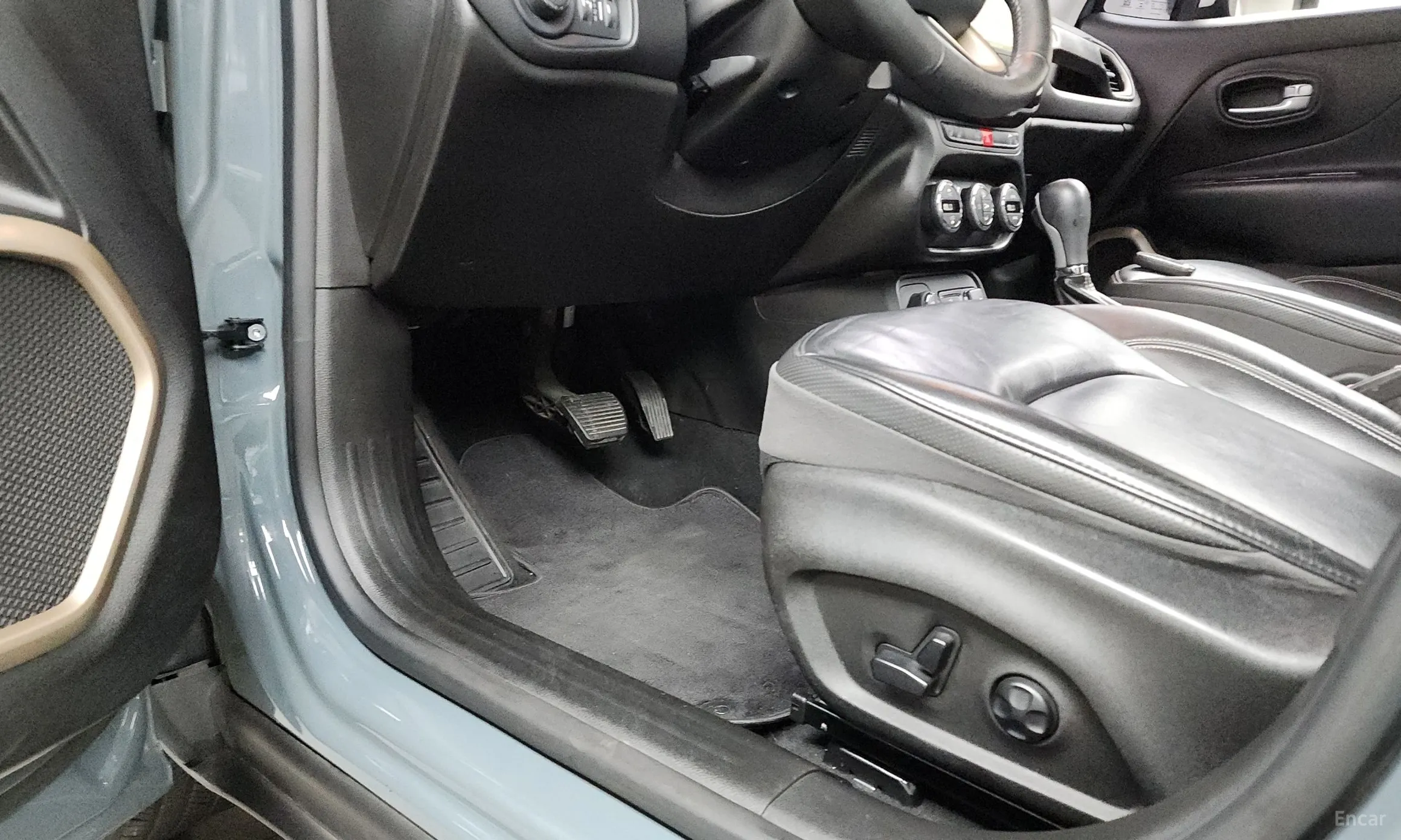 Jeep Renegade превью 18