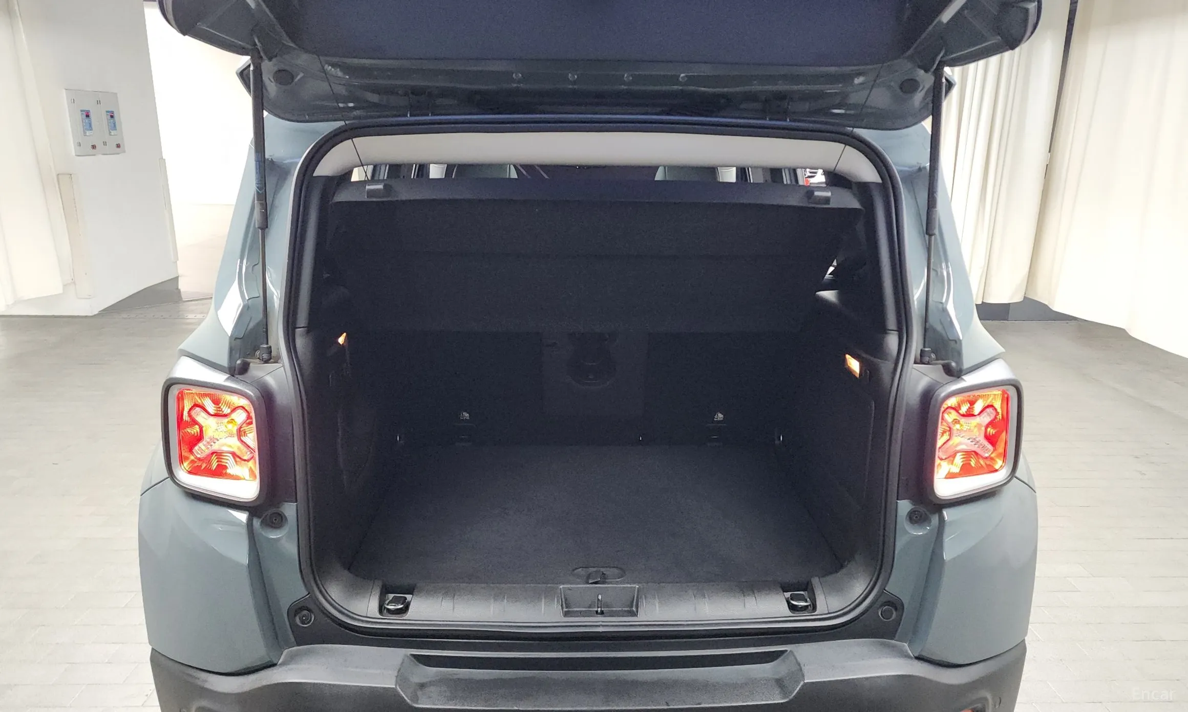 Jeep Renegade превью 20