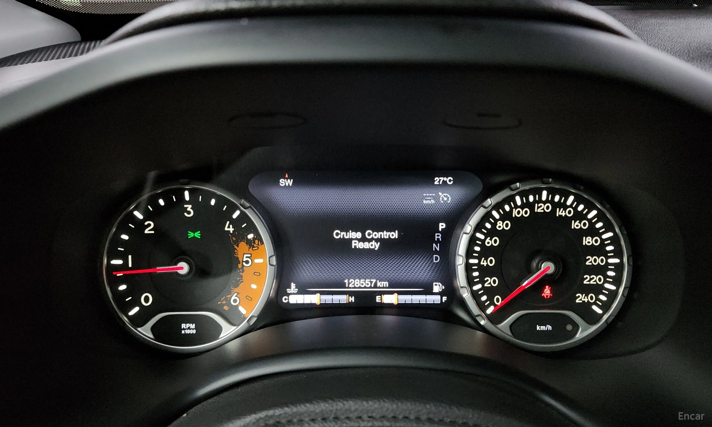 Jeep Renegade превью 8