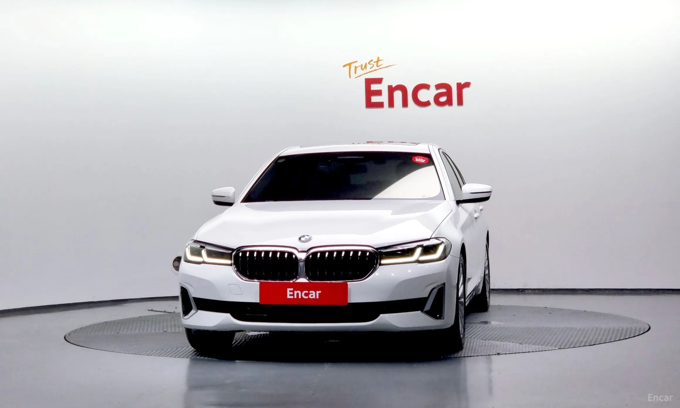 BMW 5 Series (G30) превью 2