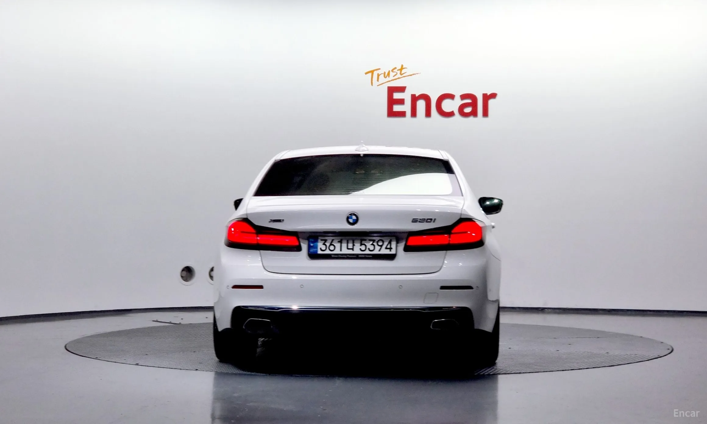BMW 5 Series (G30) превью 3