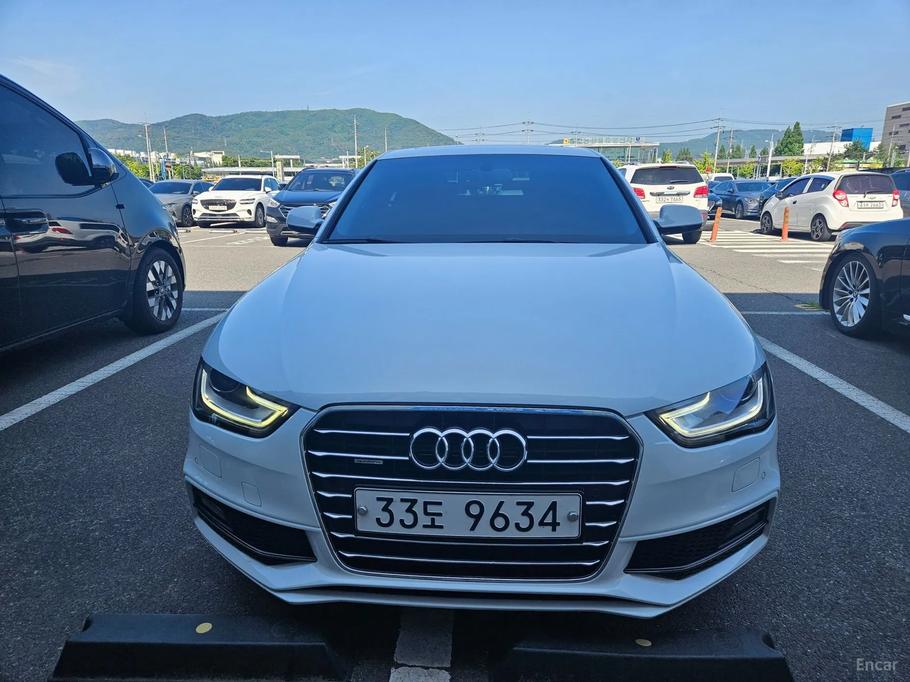 Audi A4 (B9)