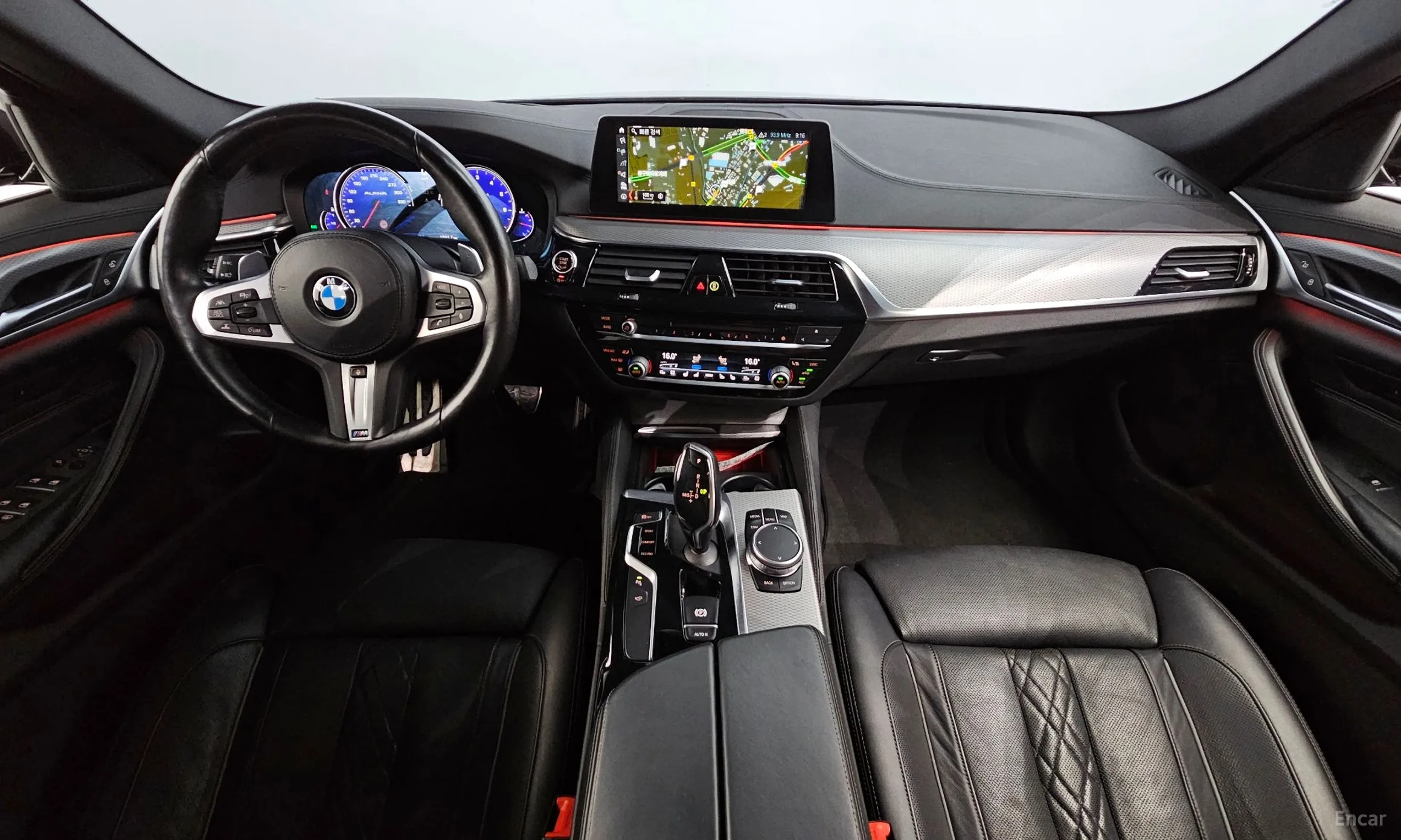 BMW 5 Series (G30) превью 4