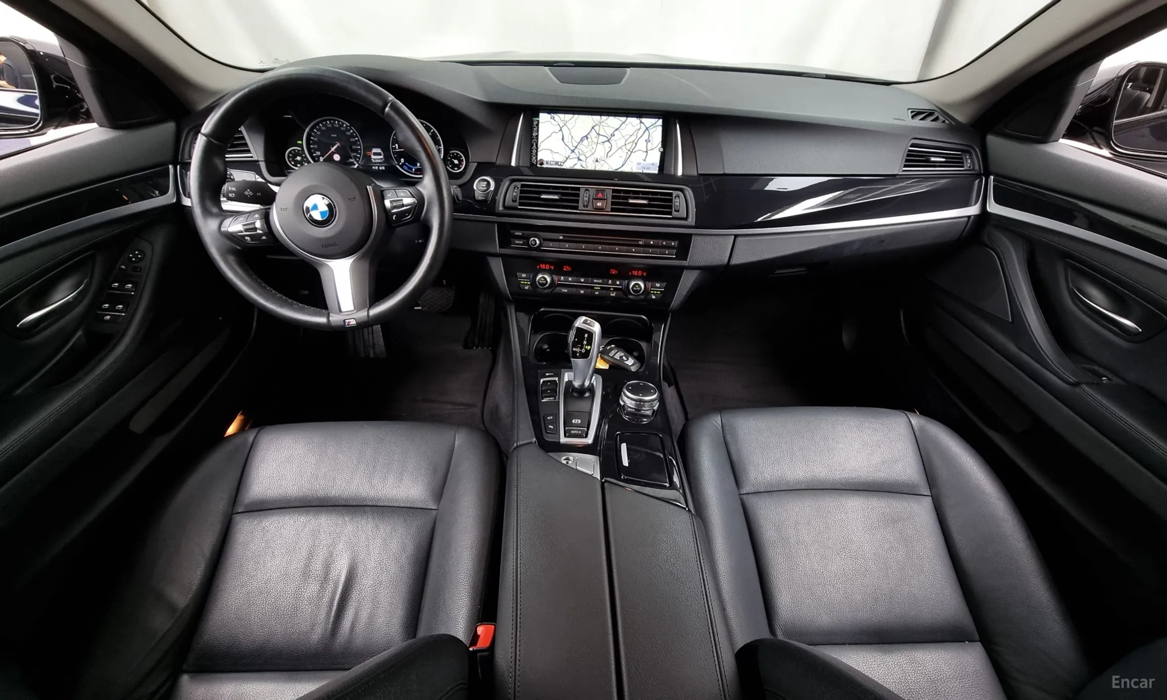 BMW 5 Series (F10) превью 4
