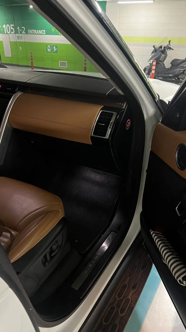 Land Rover Discovery 5 превью 3