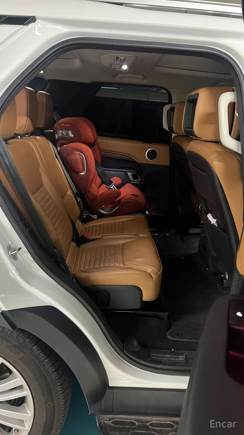 Land Rover Discovery 5 превью 4