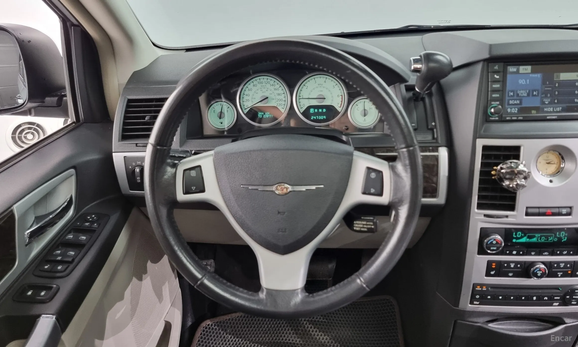 Chrysler Grand Voyager превью 13