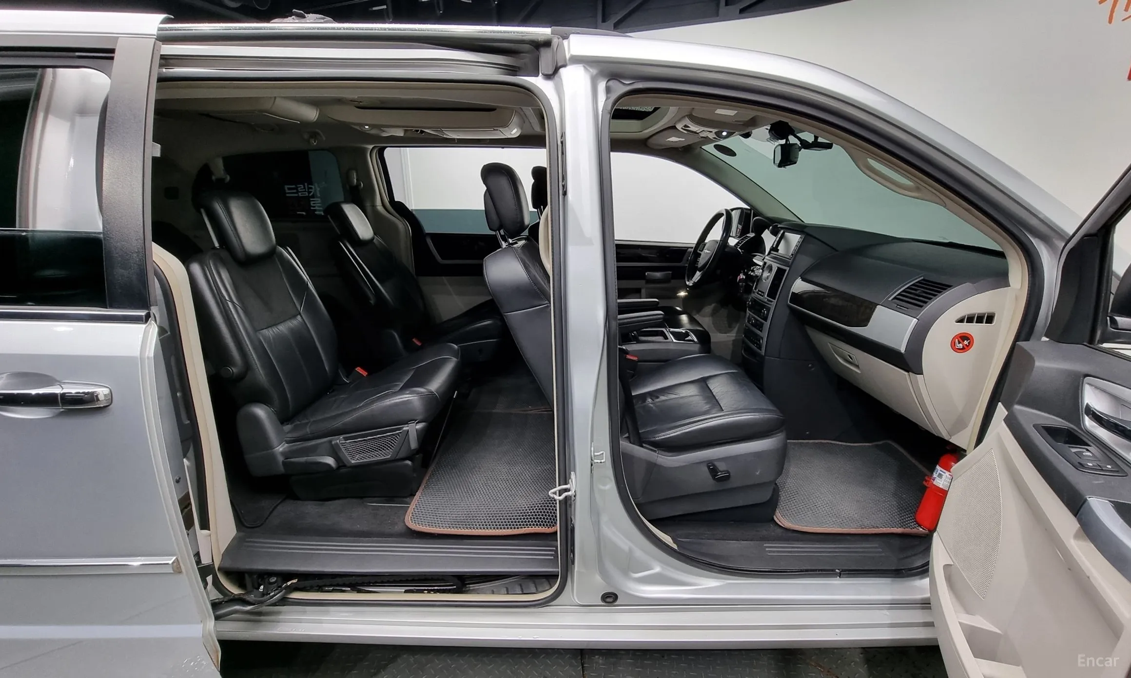 Chrysler Grand Voyager превью 16